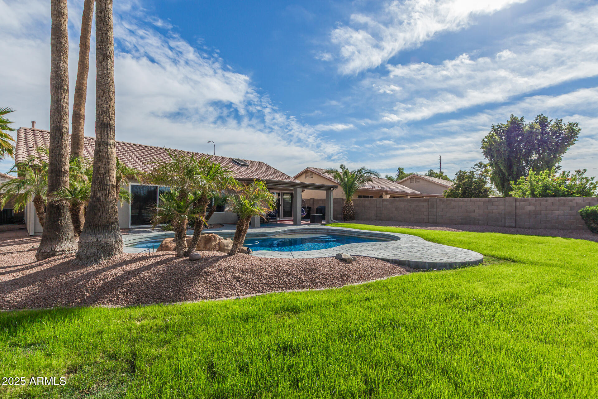 840 S PINEVIEW Drive