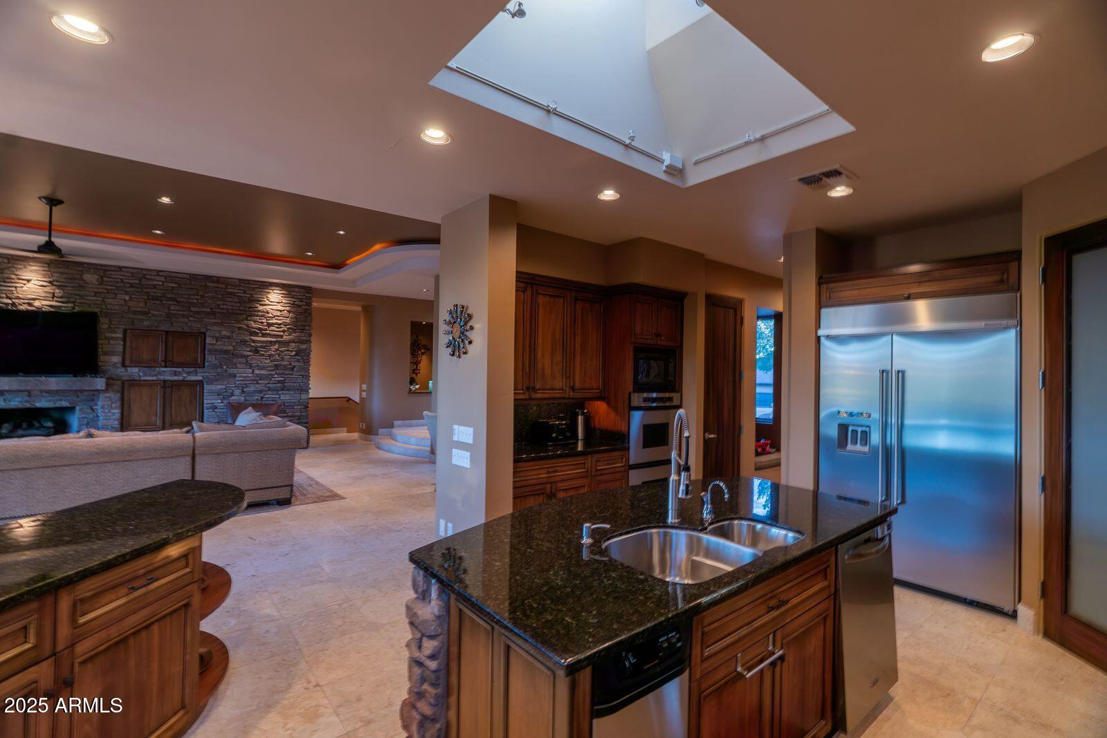 2702 E WILD ROSE Circle