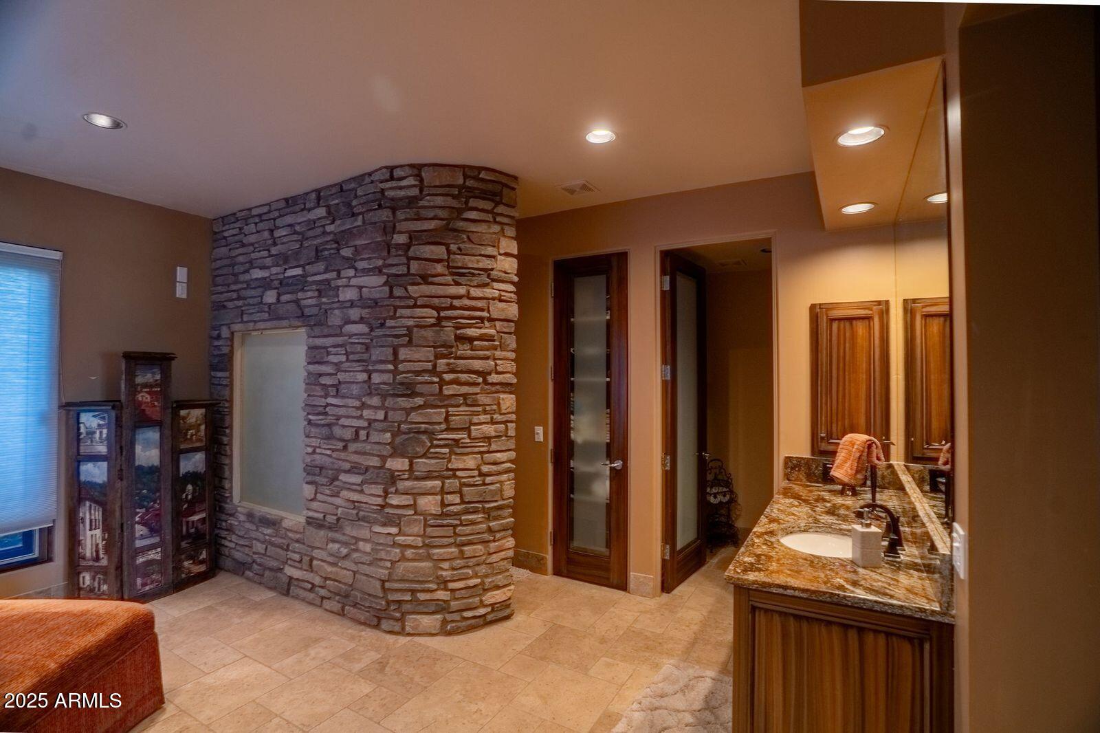 2702 E WILD ROSE Circle