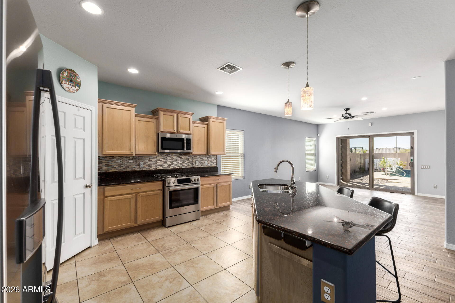 4620 S HASSETT