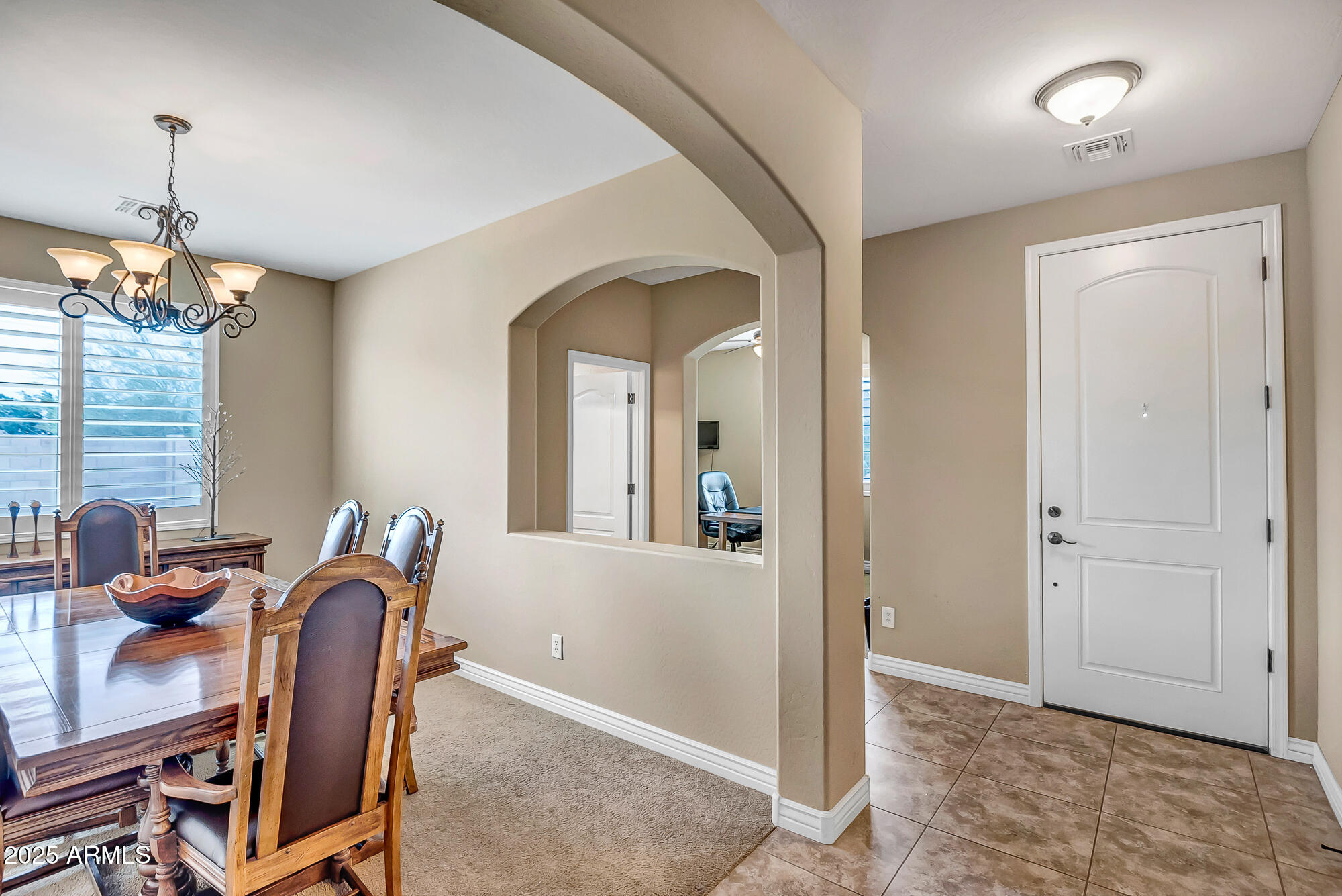 5215 E DESERT VISTA Trail