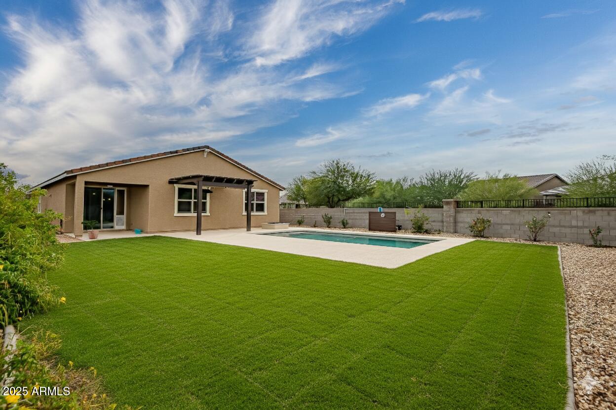 18812 W MESCAL Street