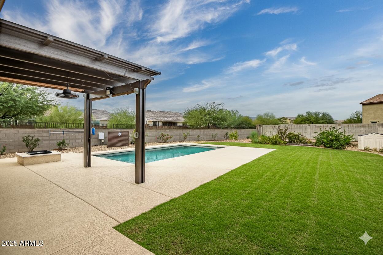 18812 W MESCAL Street