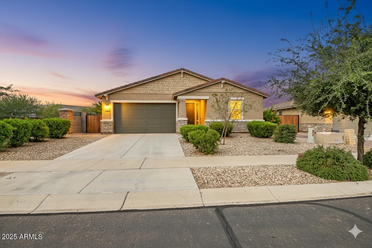 18812 W MESCAL Street