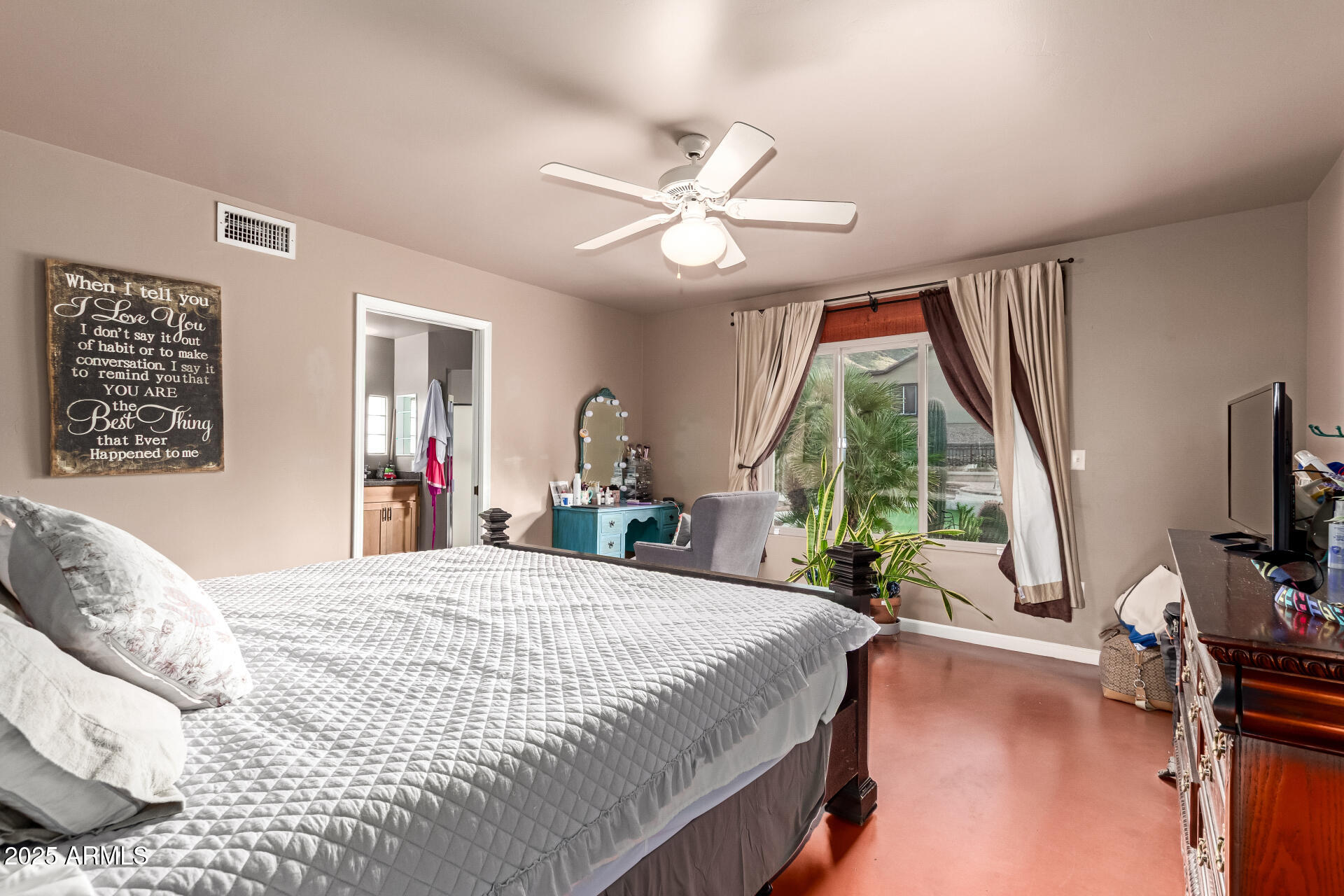 2535 W SUNRISE Drive