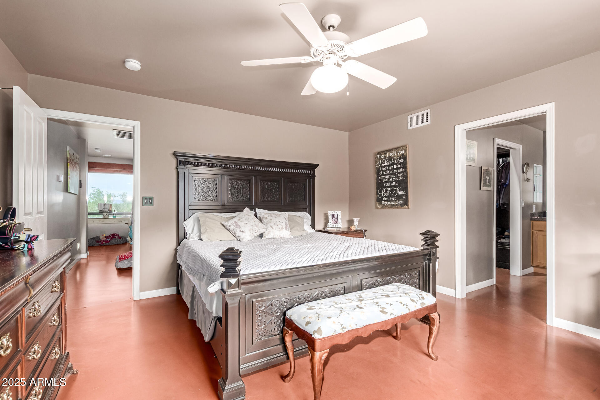 2535 W SUNRISE Drive