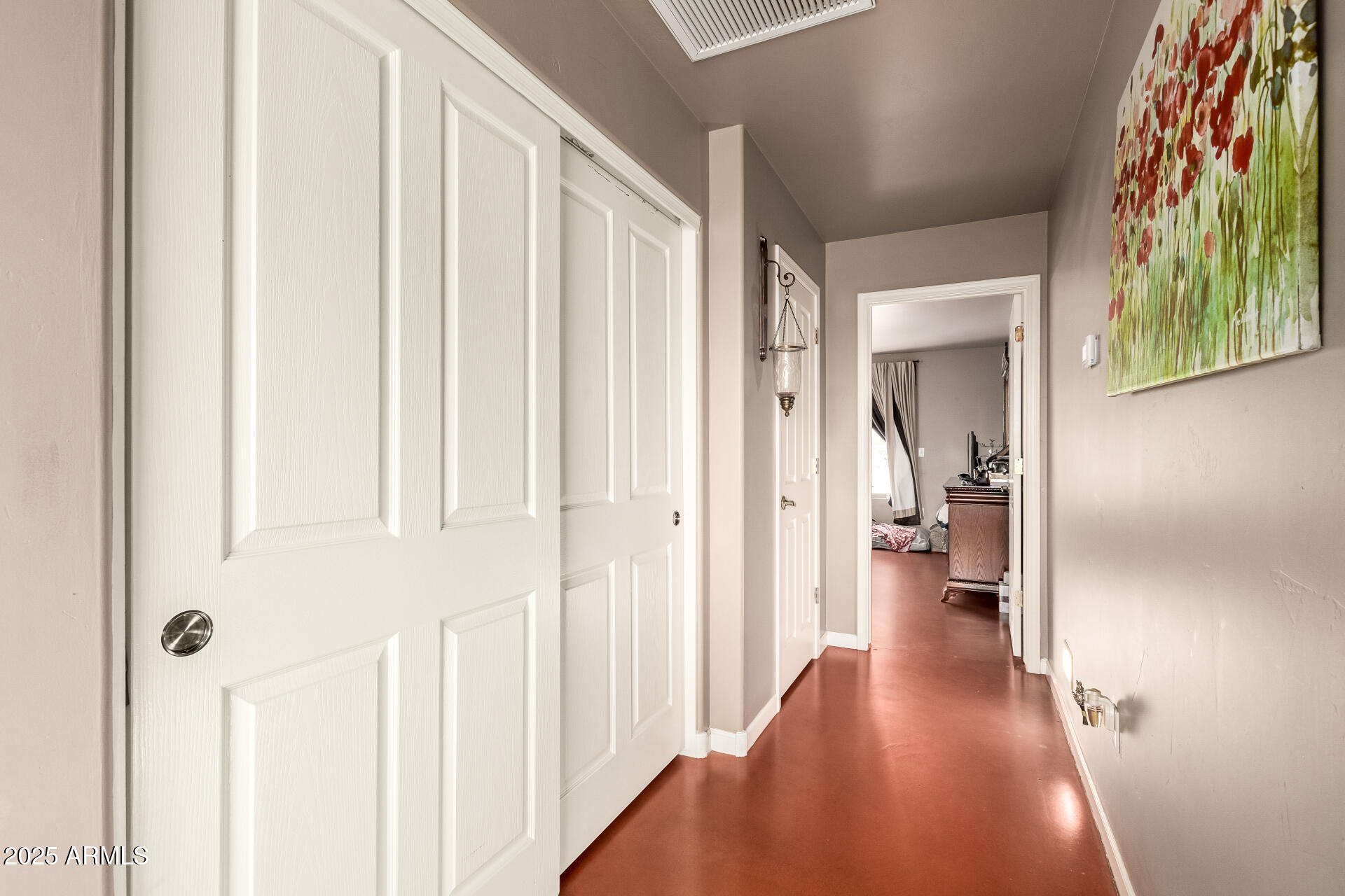 2535 W SUNRISE Drive