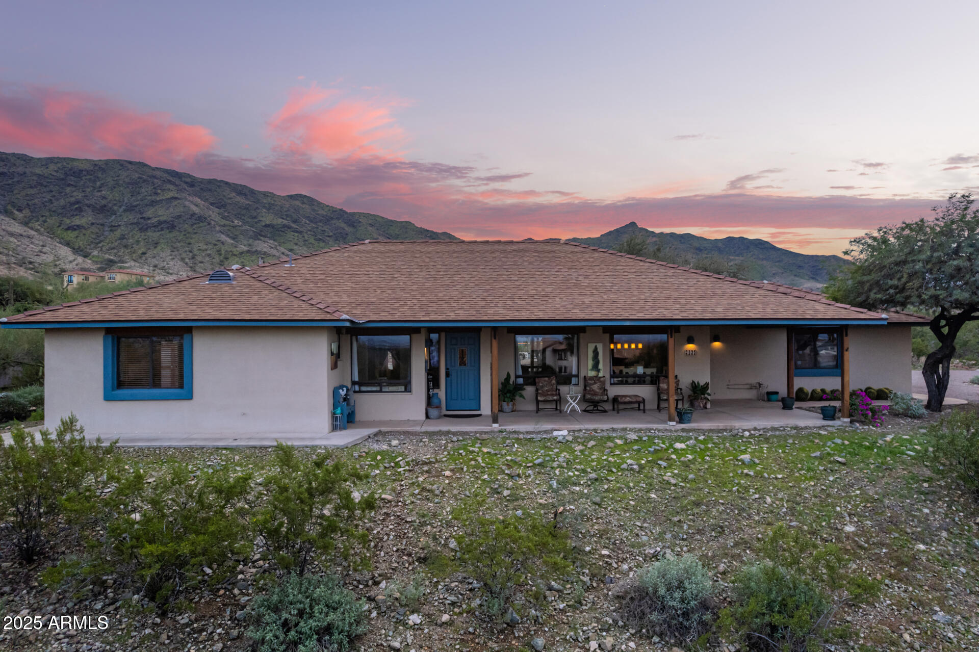 2535 W SUNRISE Drive