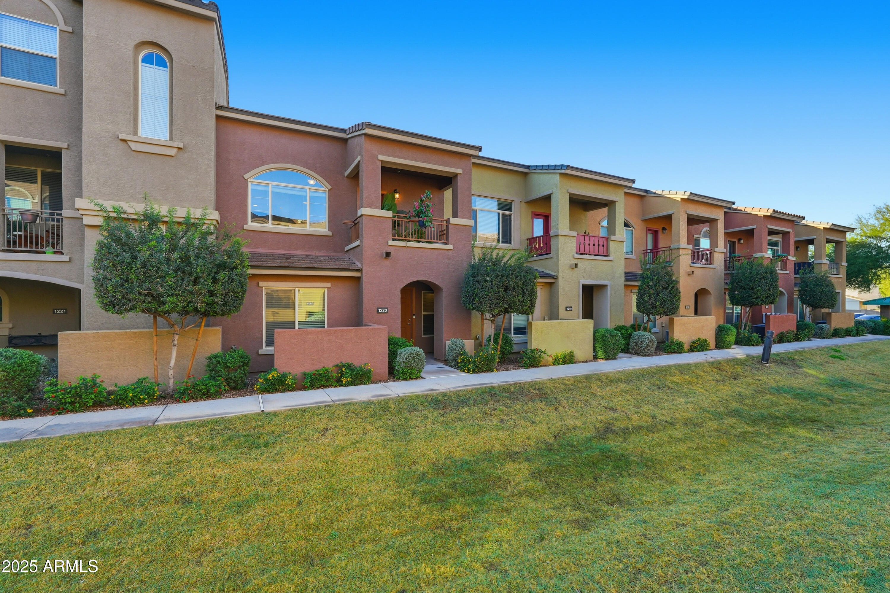 240 W JUNIPER Avenue 1220