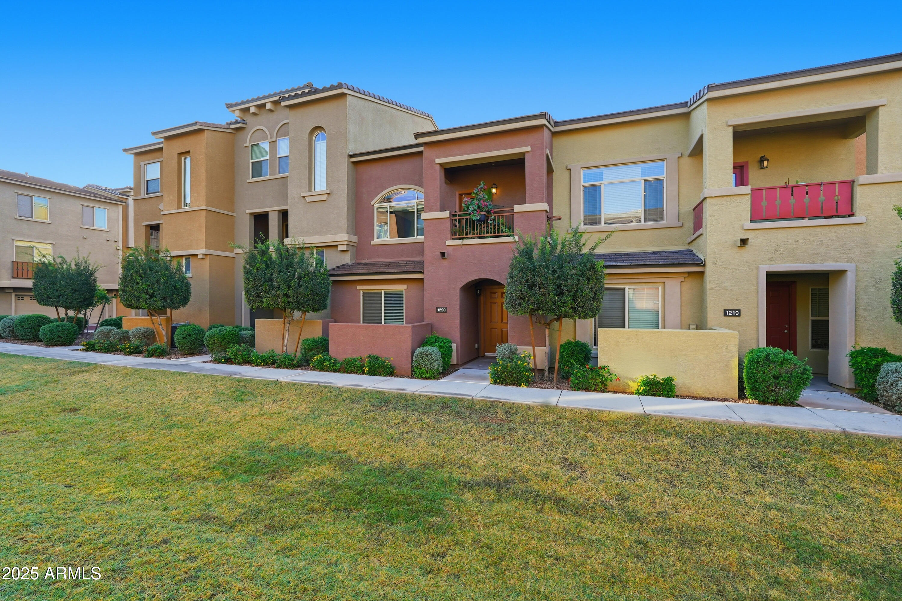 240 W JUNIPER Avenue 1220