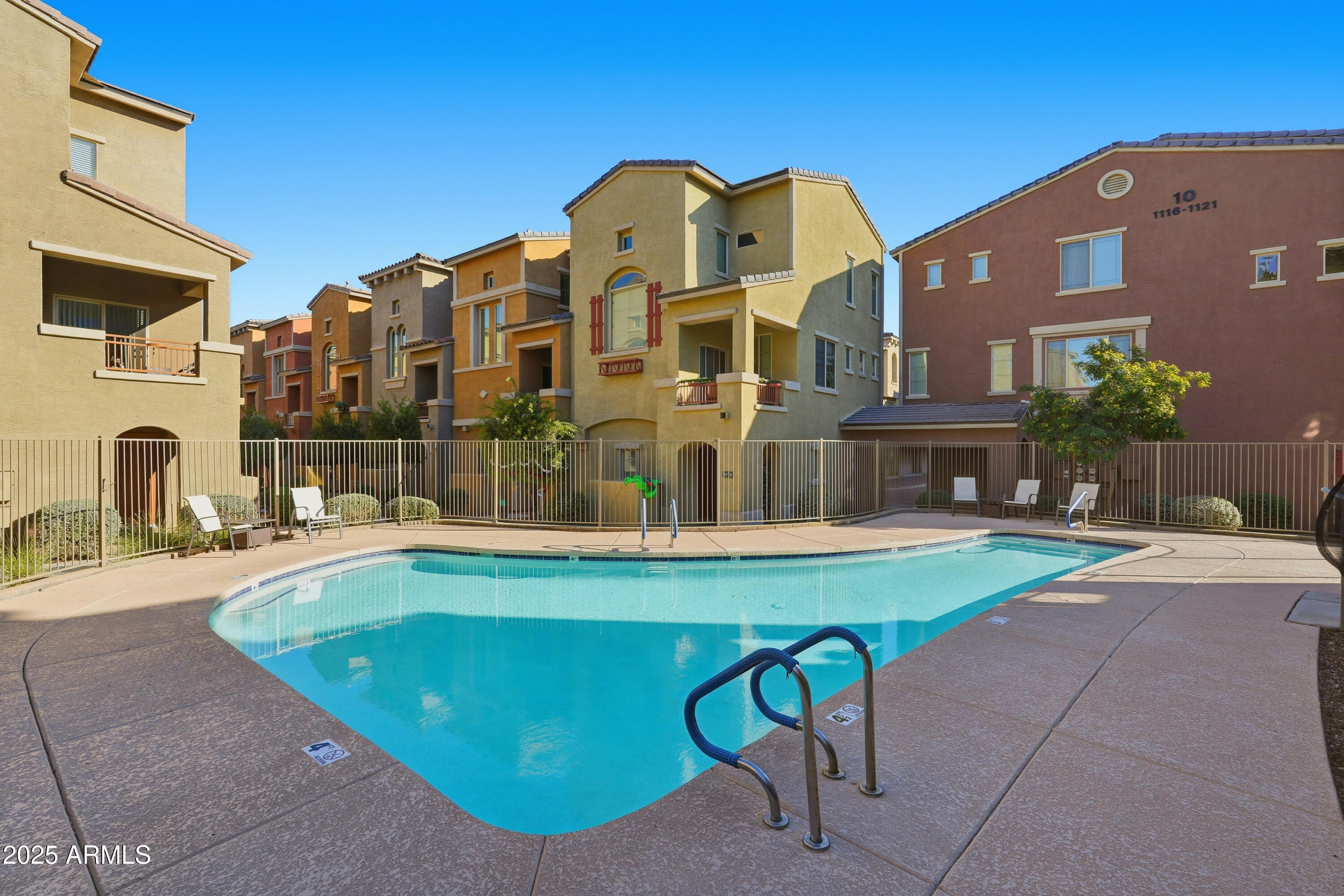 240 W JUNIPER Avenue 1220