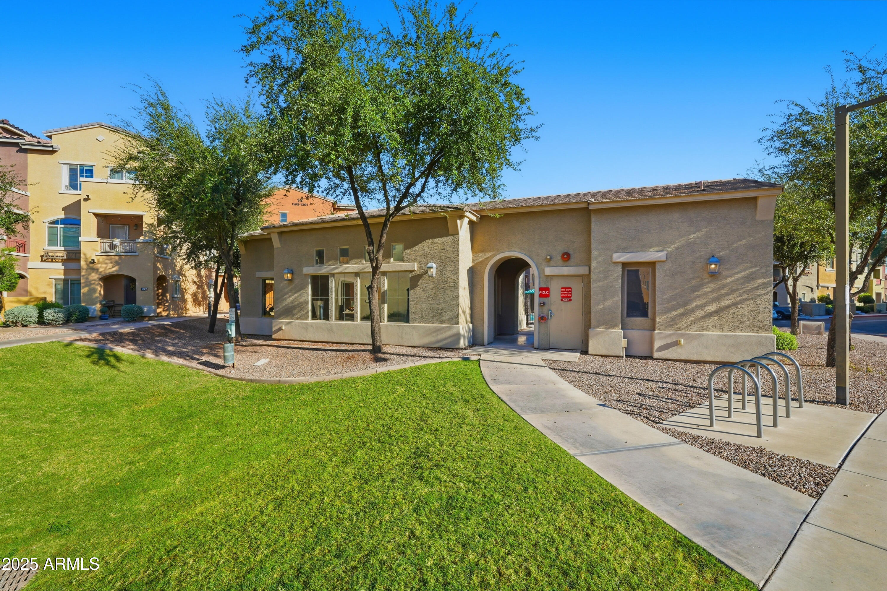 240 W JUNIPER Avenue 1220