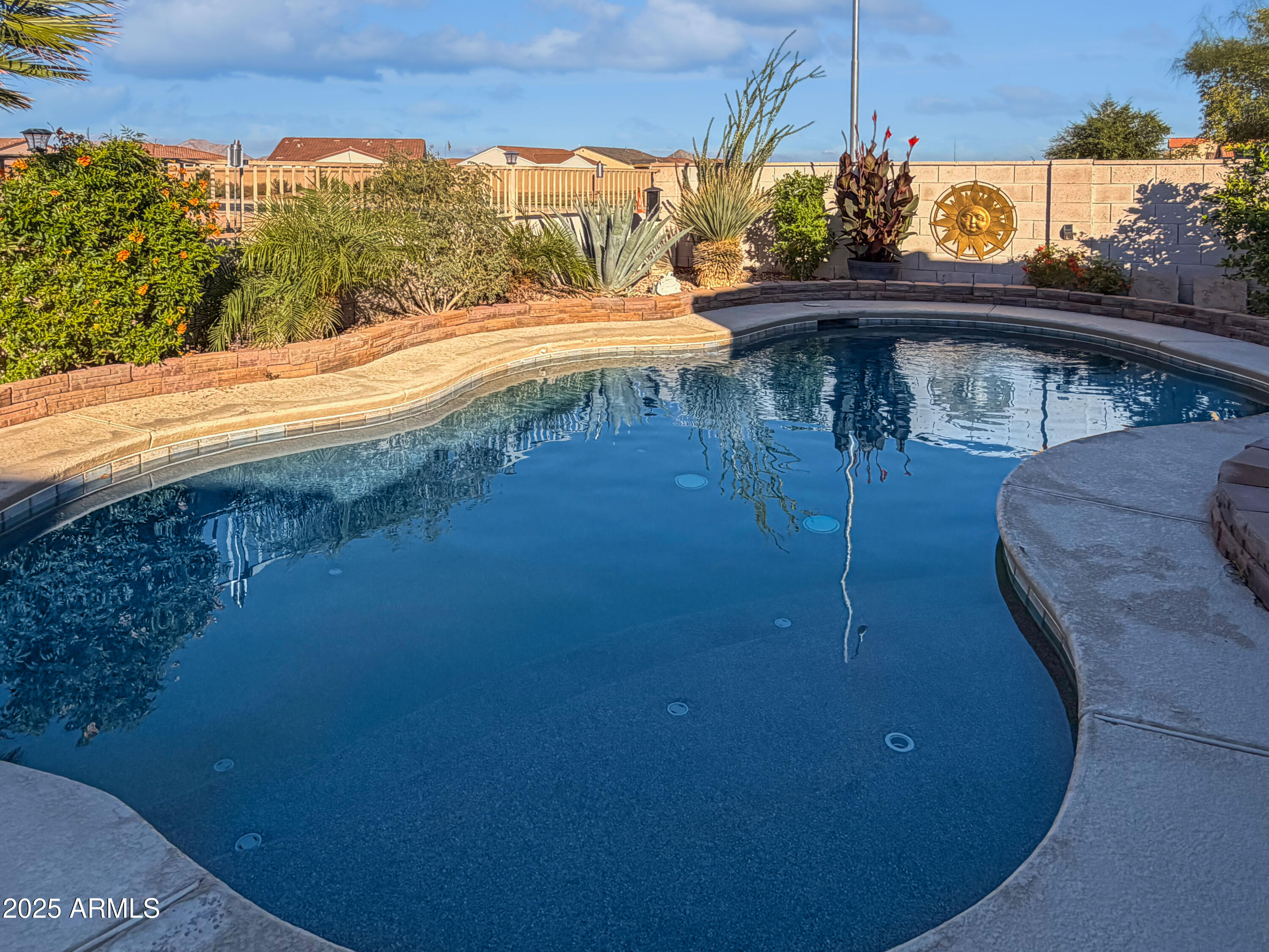 1386 E AVENIDA ISABELA