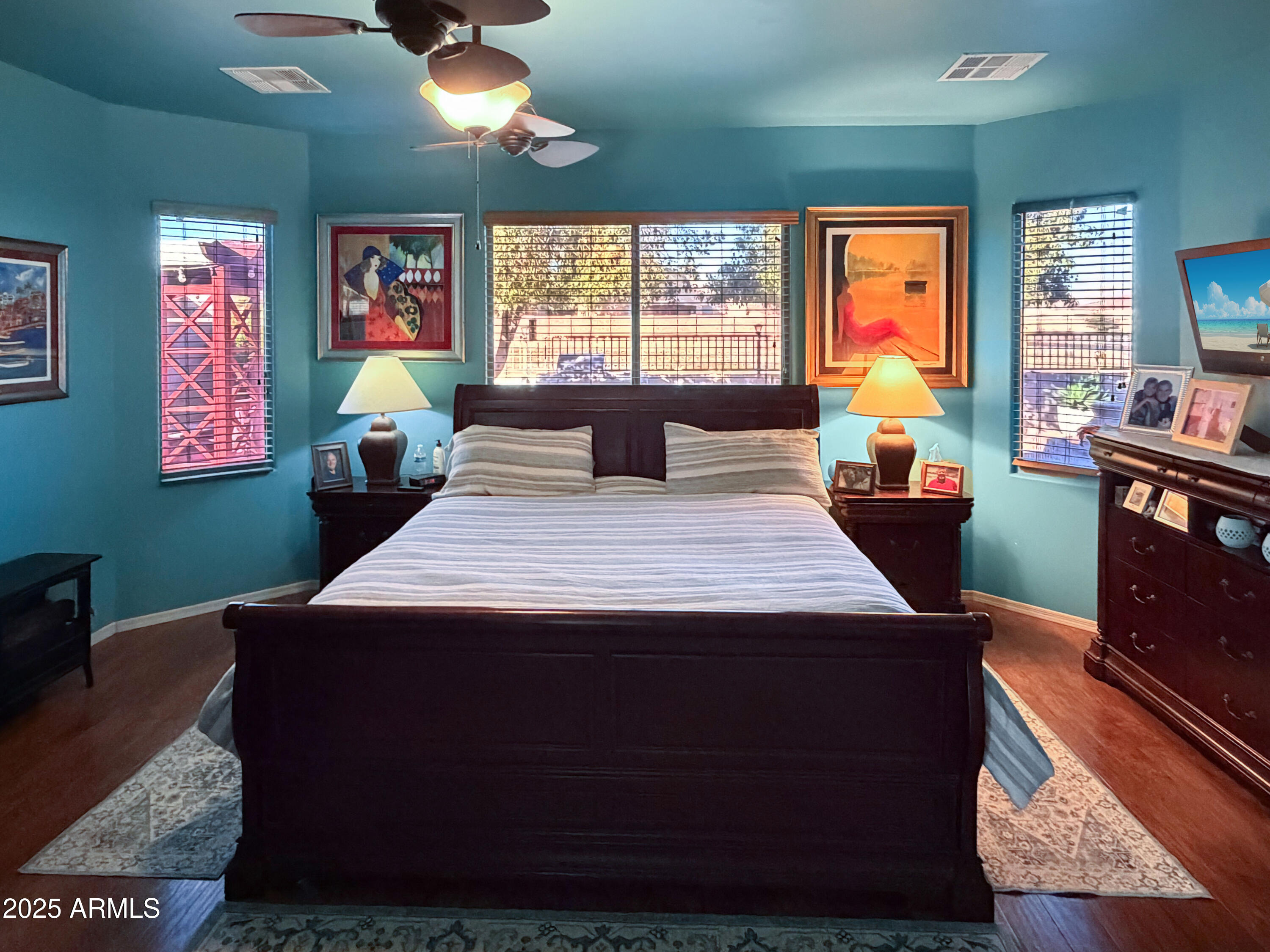 1386 E AVENIDA ISABELA