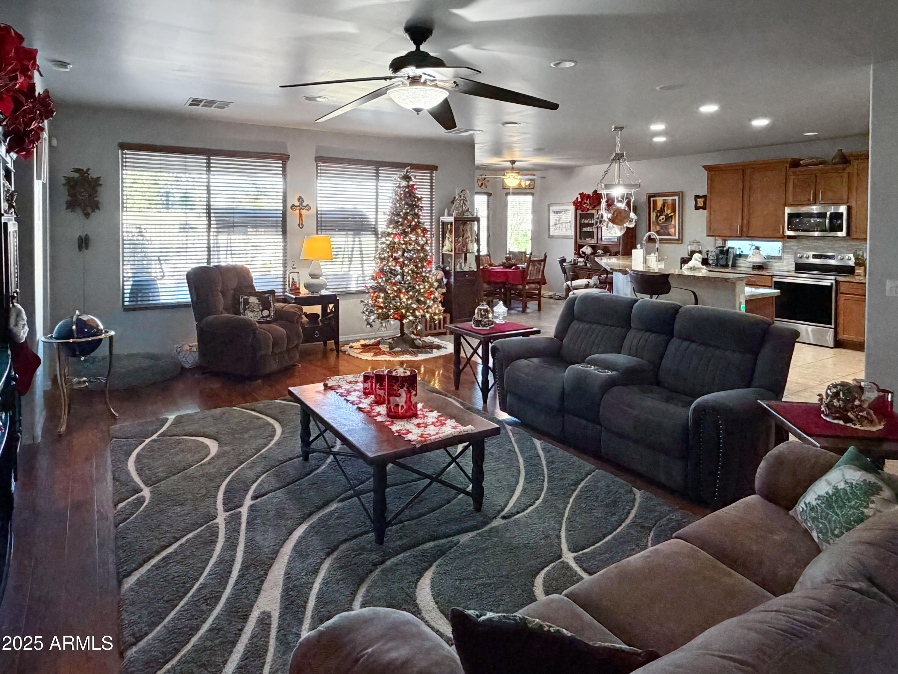 1386 E AVENIDA ISABELA