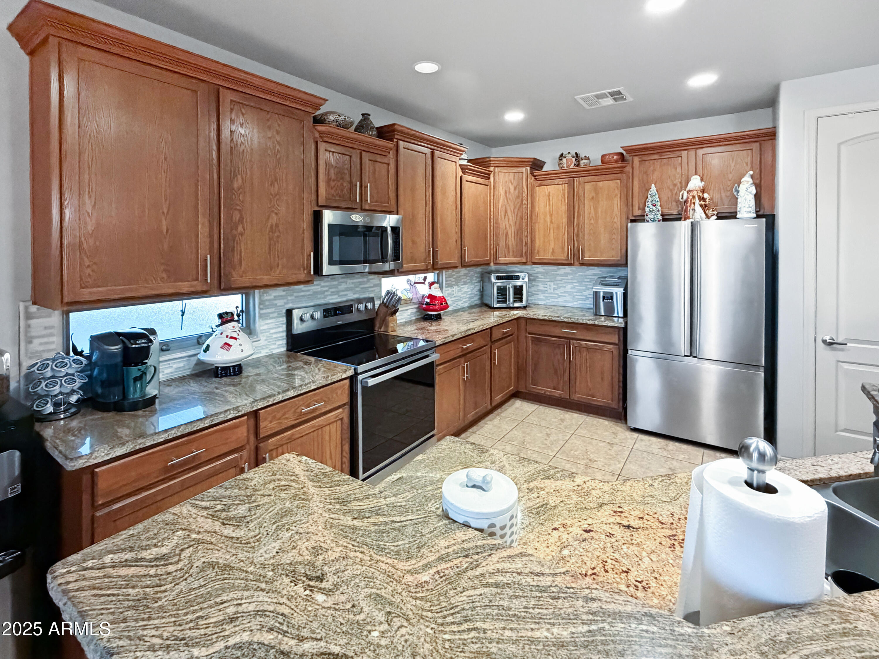 1386 E AVENIDA ISABELA