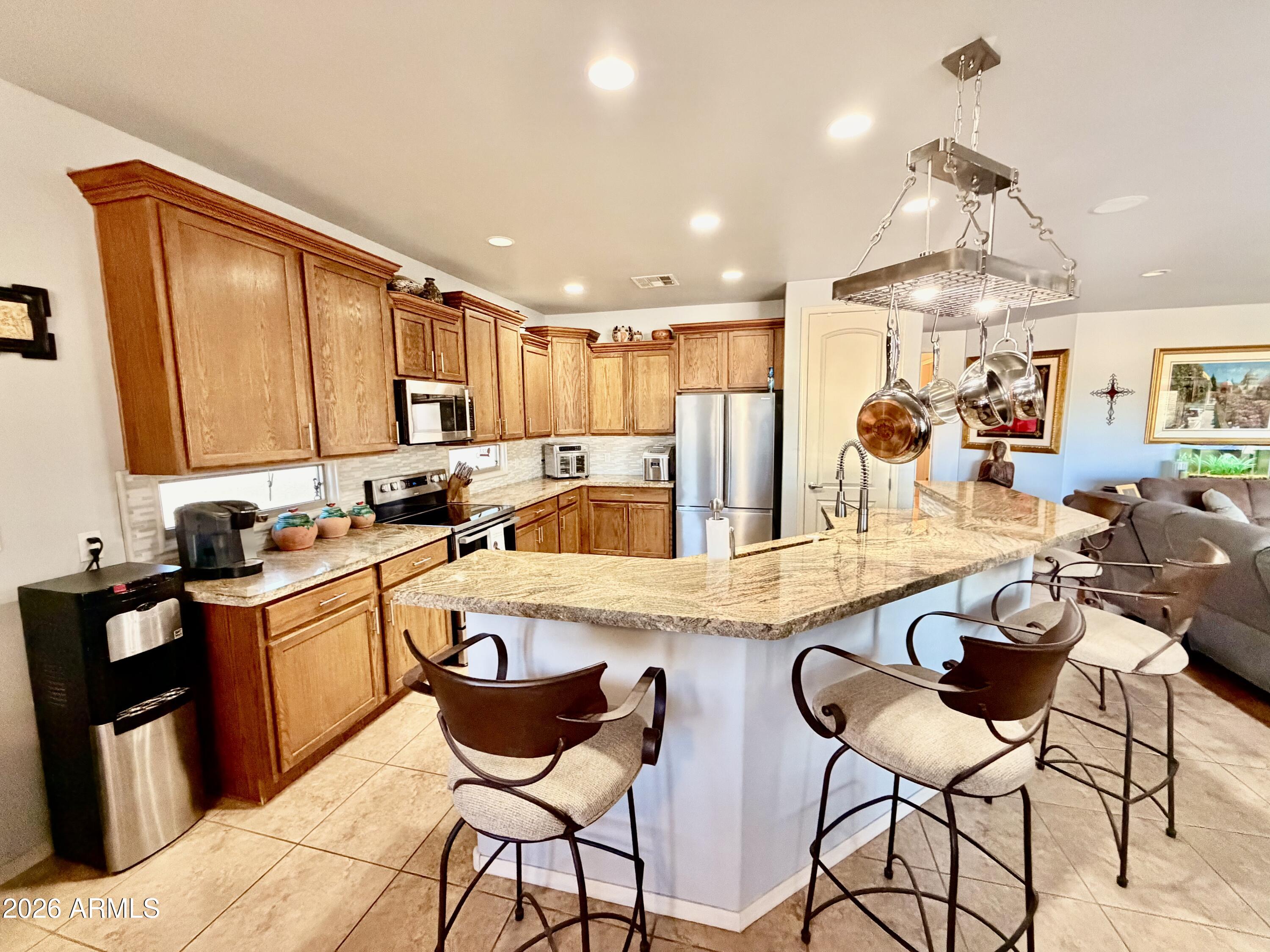 1386 E AVENIDA ISABELA