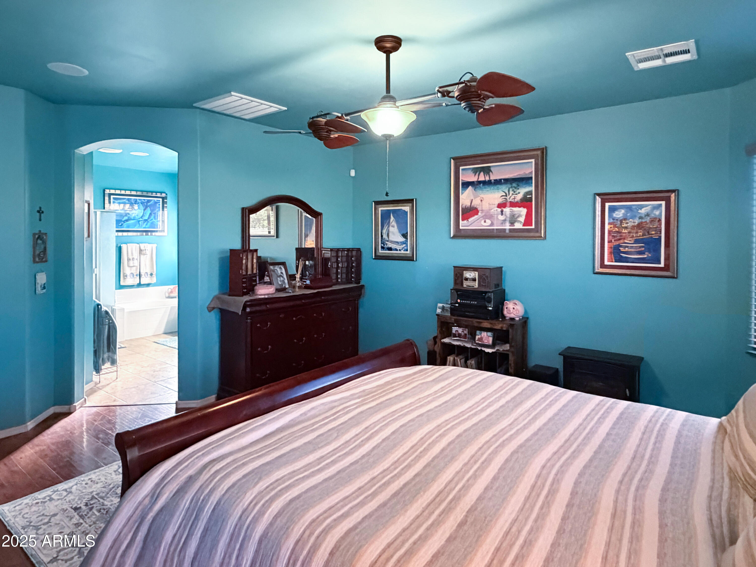 1386 E AVENIDA ISABELA