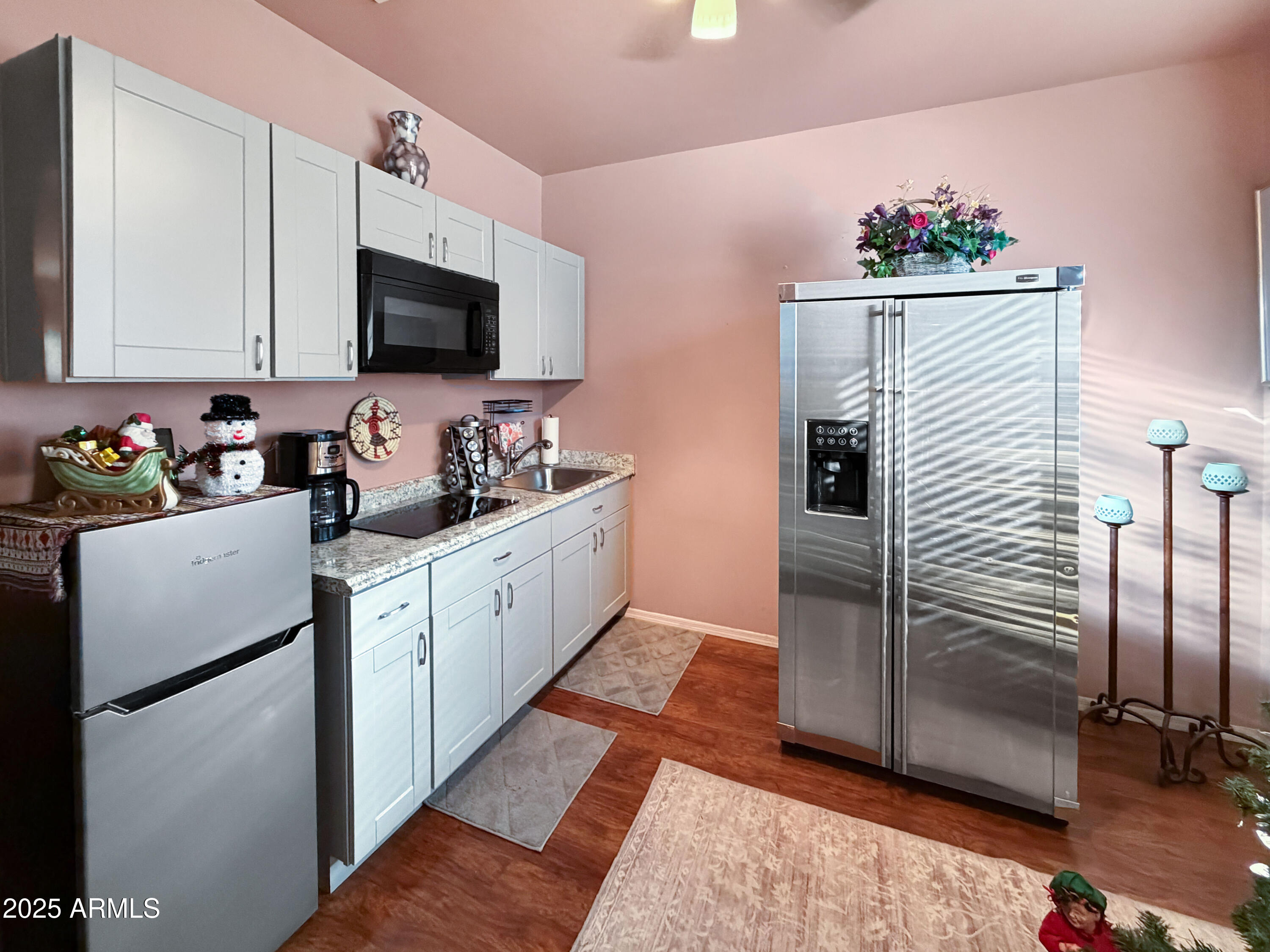 1386 E AVENIDA ISABELA