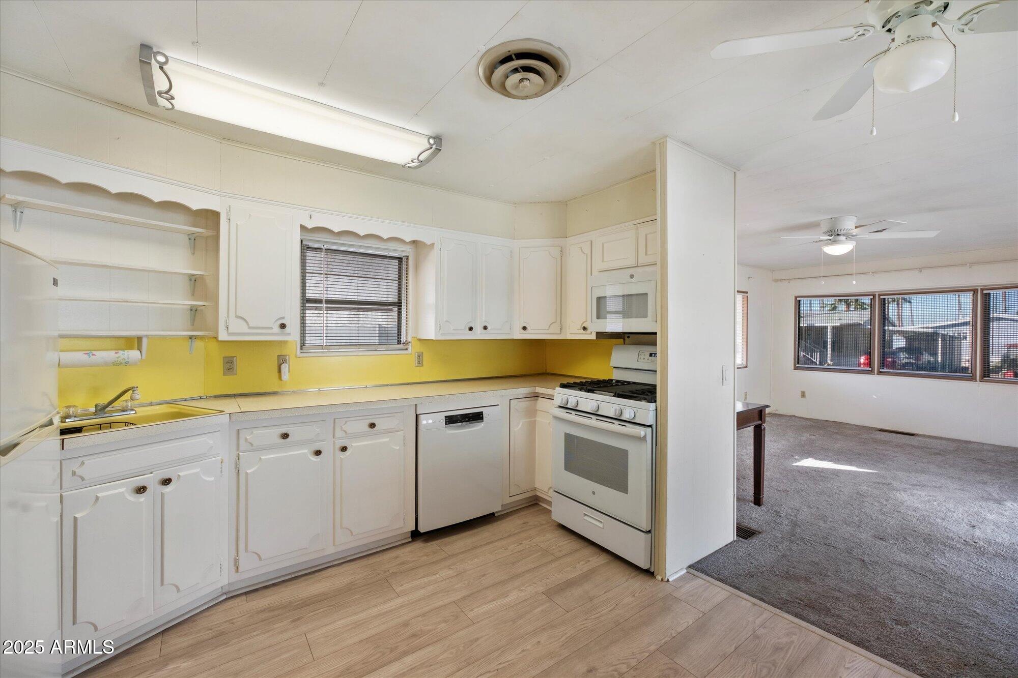 7807 E MAIN Street D27