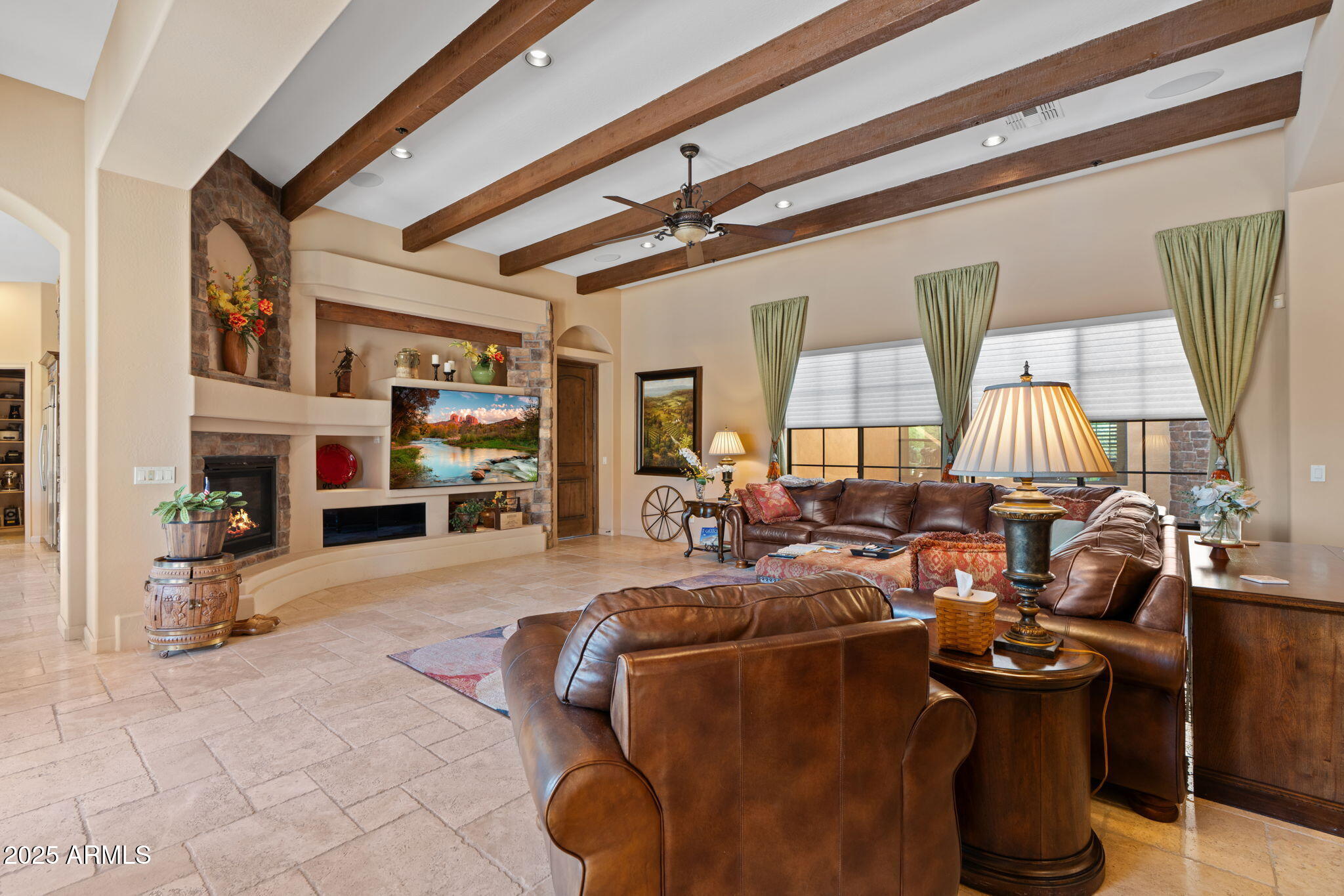 8461 E RED HAWK Circle