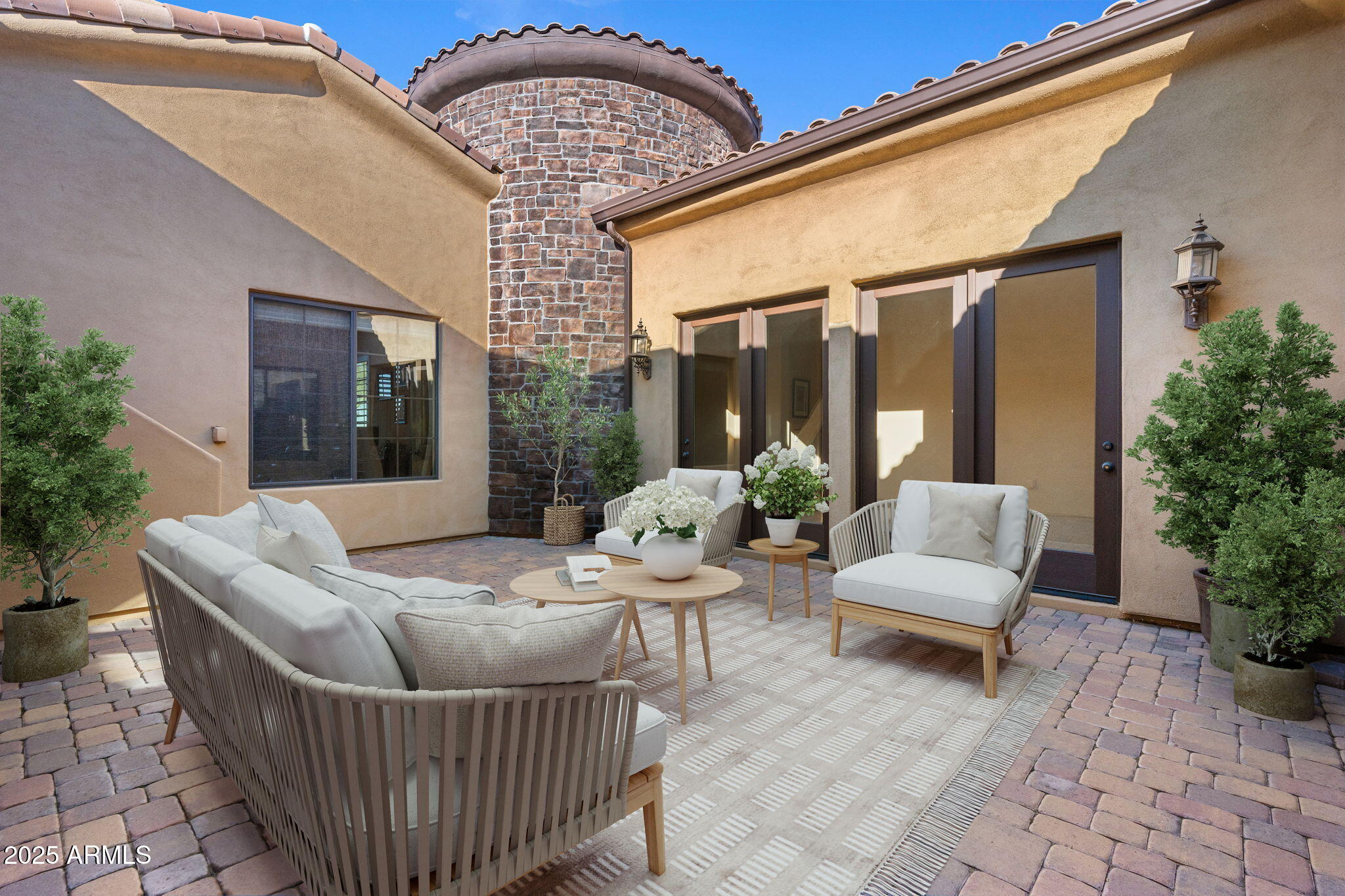 8461 E RED HAWK Circle