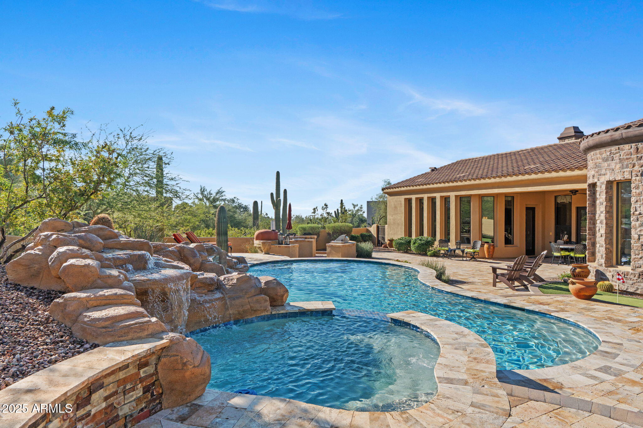 8461 E RED HAWK Circle