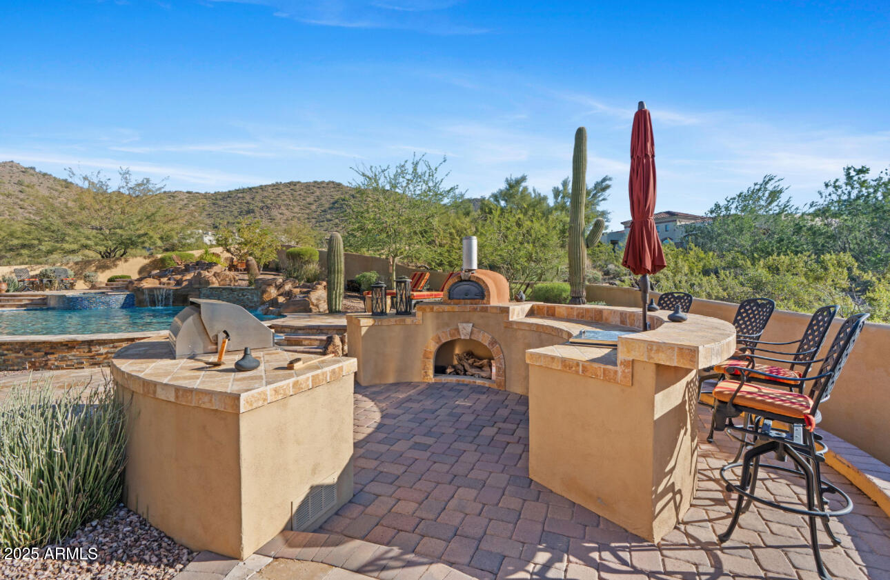 8461 E RED HAWK Circle