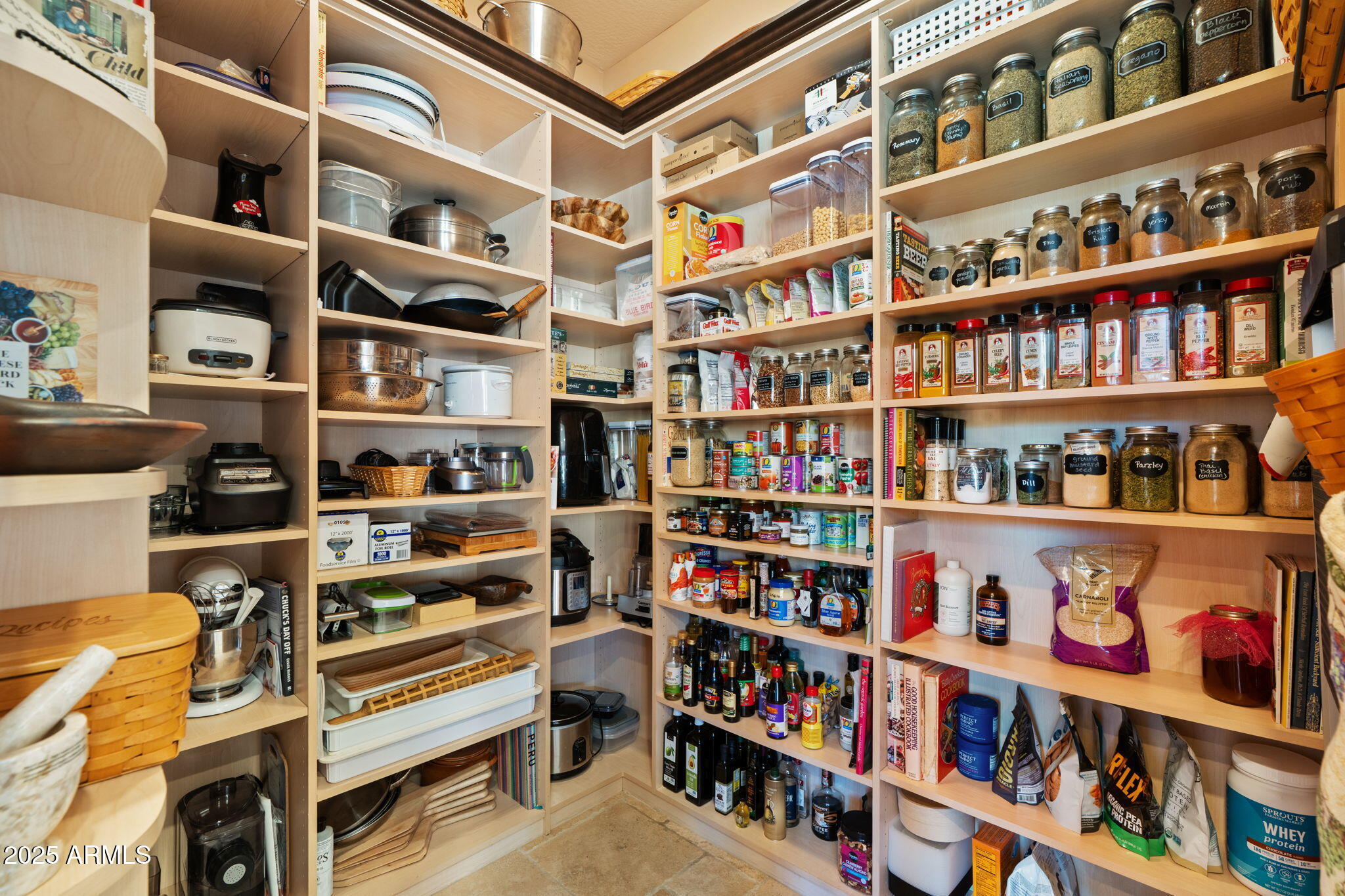 8461 E RED HAWK Circle