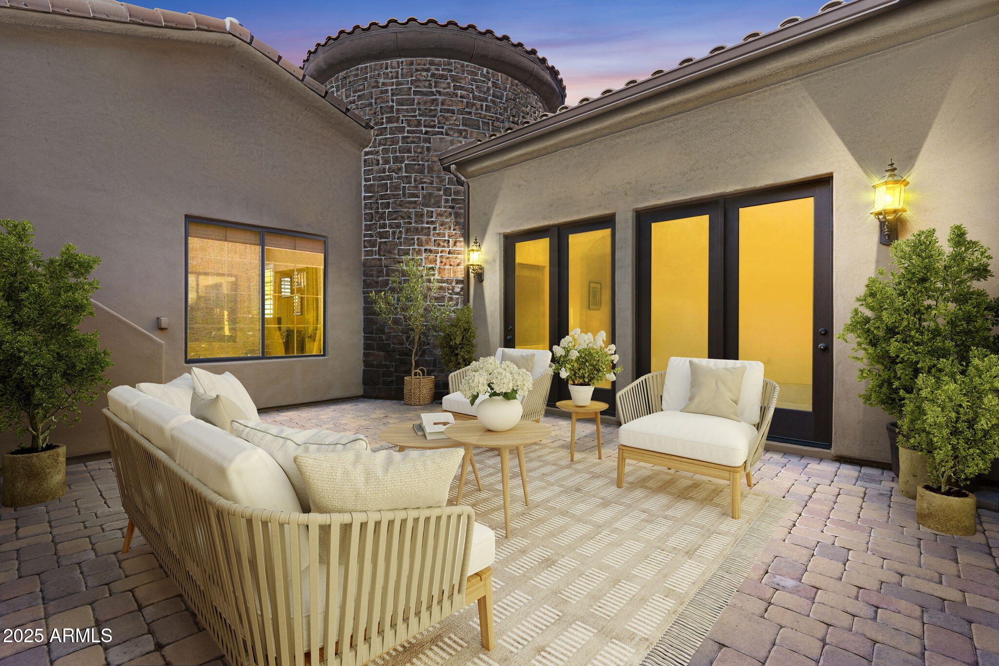 8461 E RED HAWK Circle