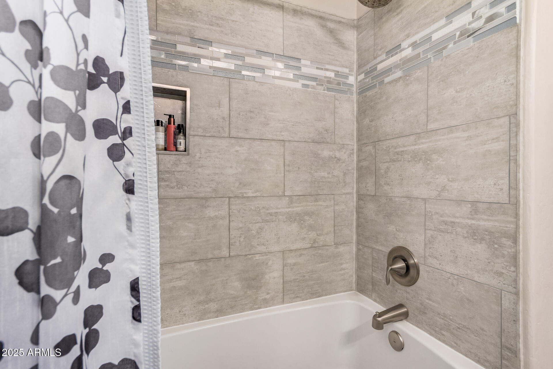 3904 S SINOVA Avenue