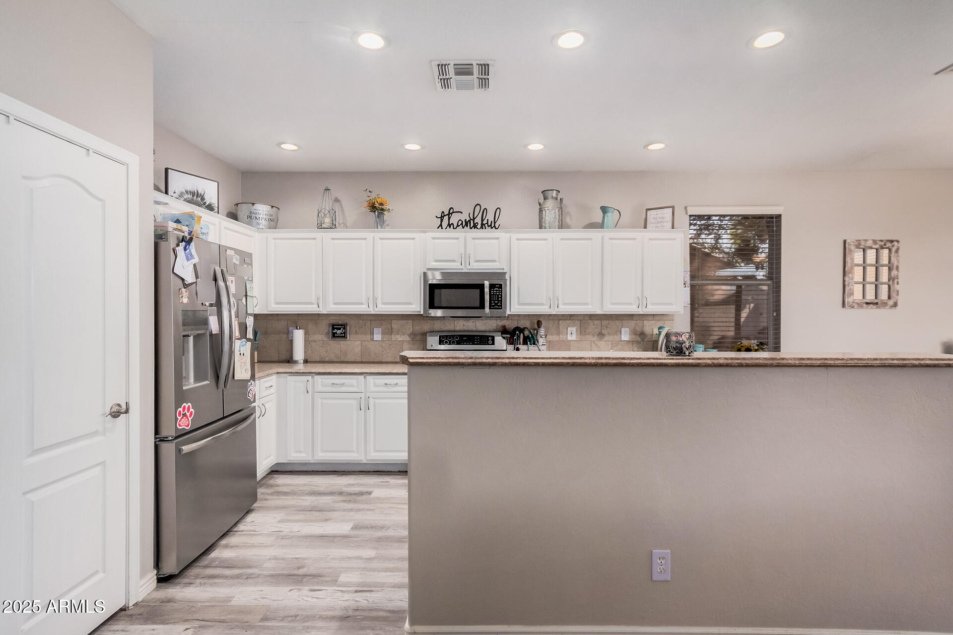 3904 S SINOVA Avenue