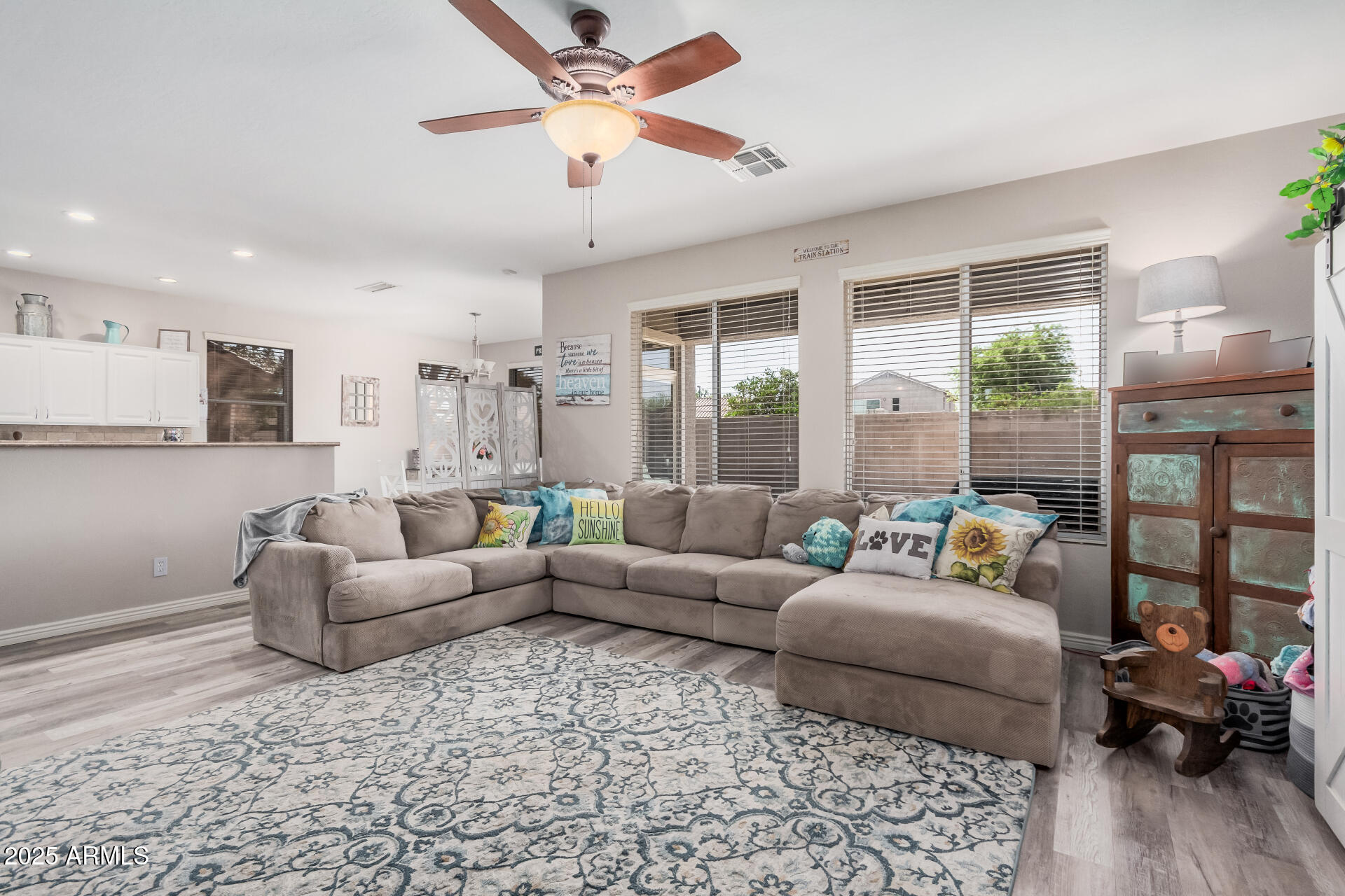 3904 S SINOVA Avenue