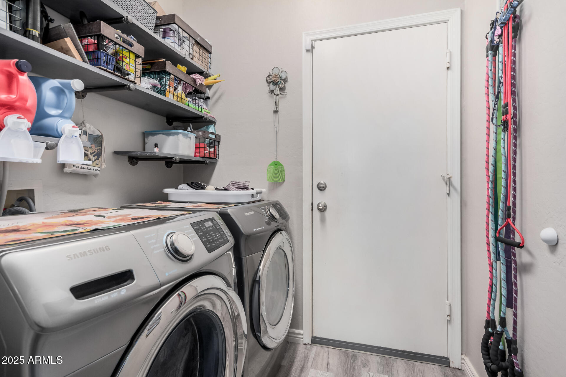 3904 S SINOVA Avenue