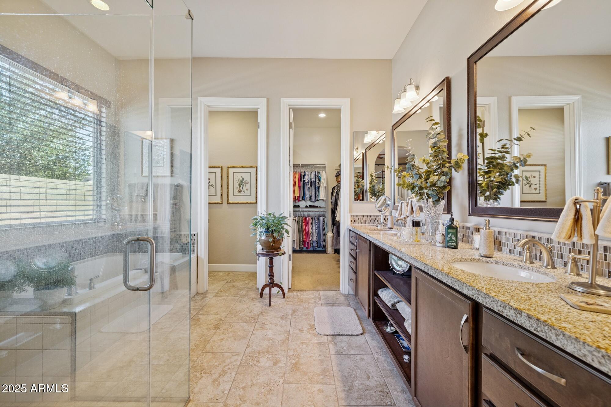 3962 E REDWOOD Place