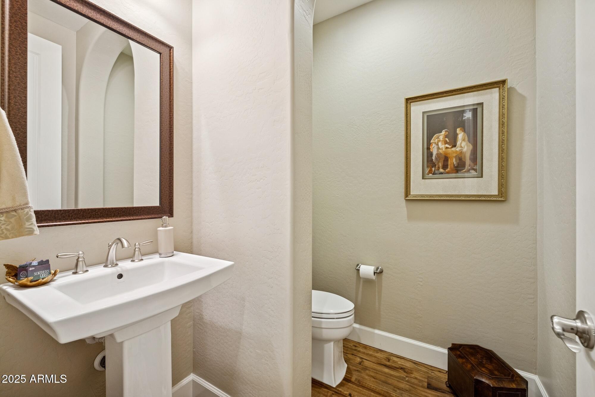 3962 E REDWOOD Place