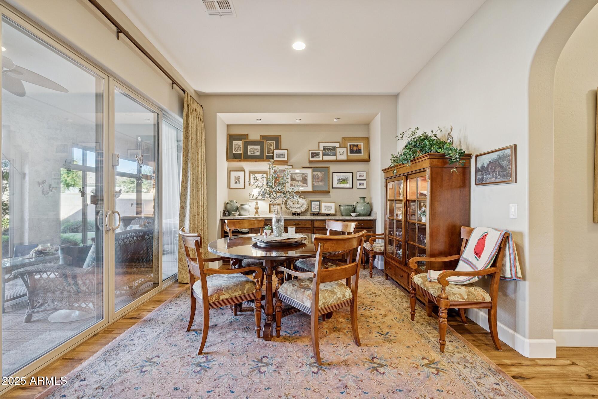 3962 E REDWOOD Place