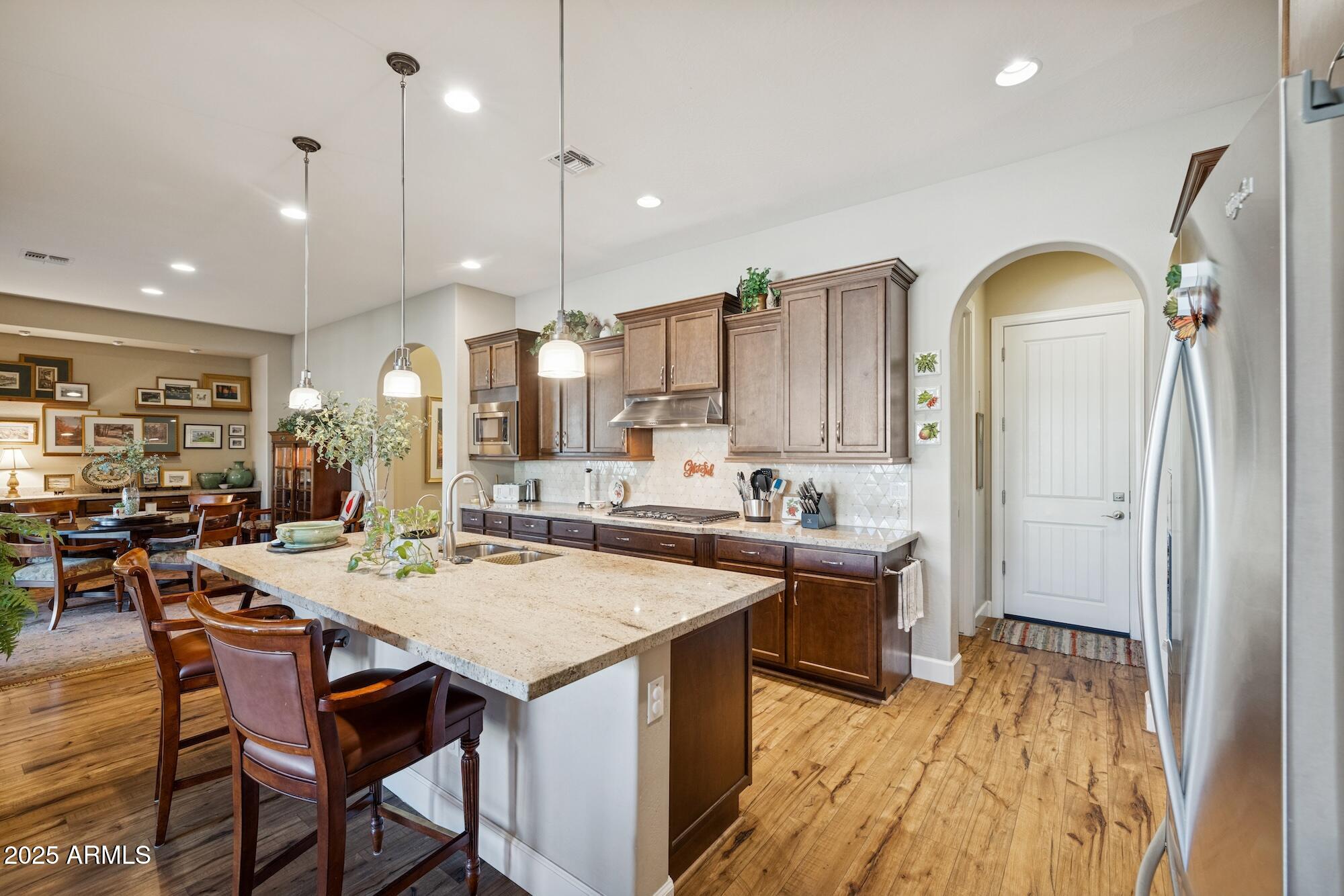 3962 E REDWOOD Place