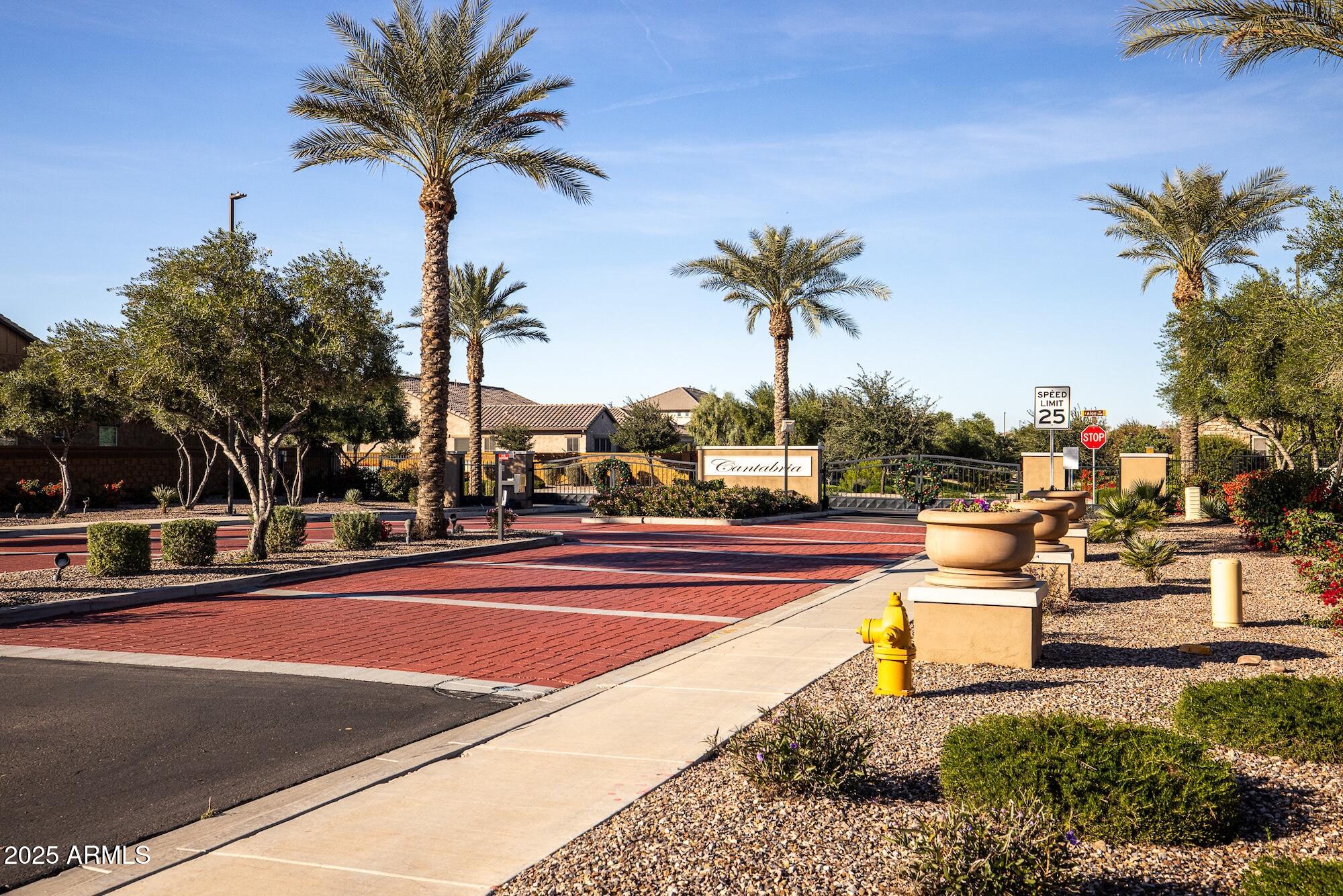 3962 E REDWOOD Place