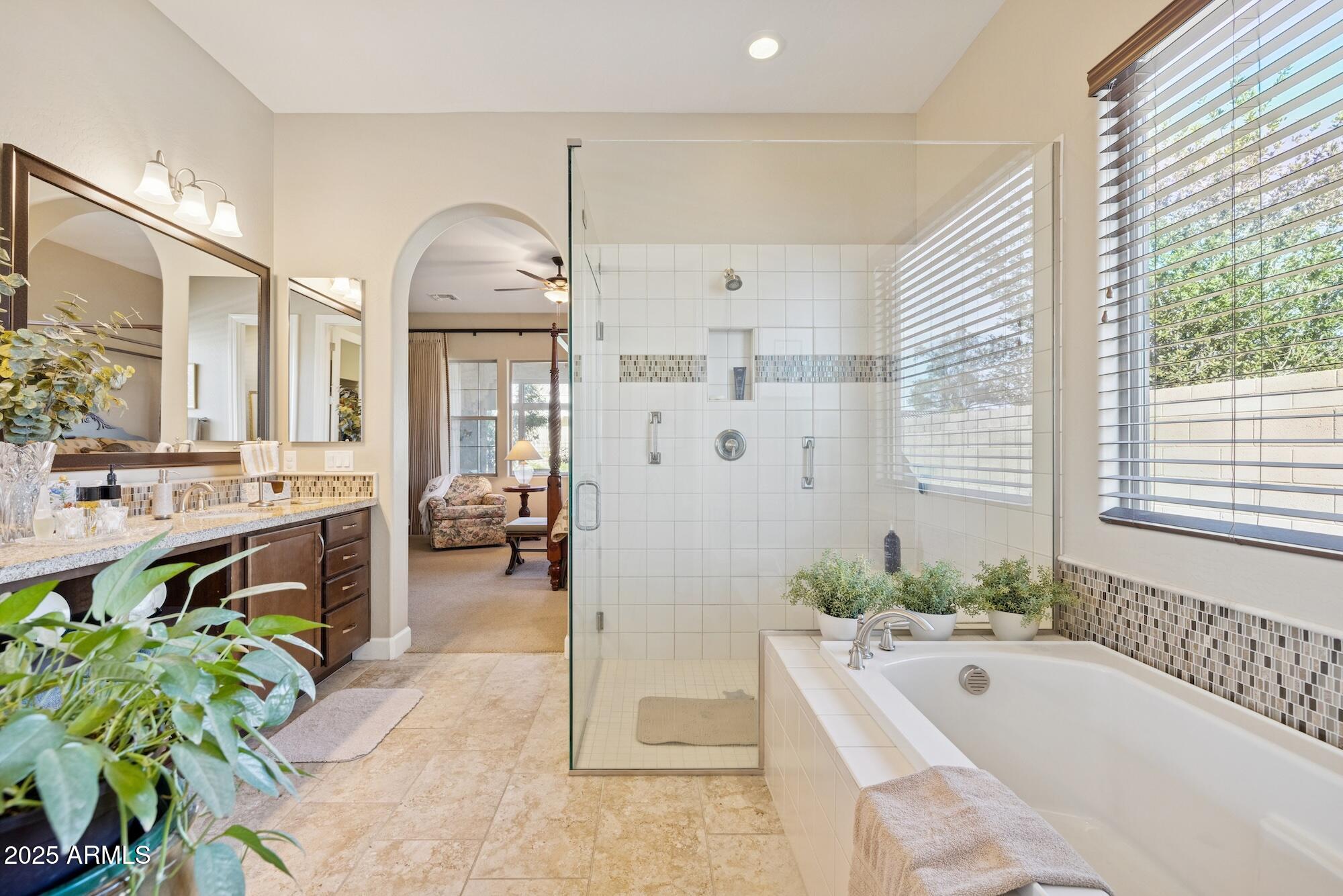 3962 E REDWOOD Place