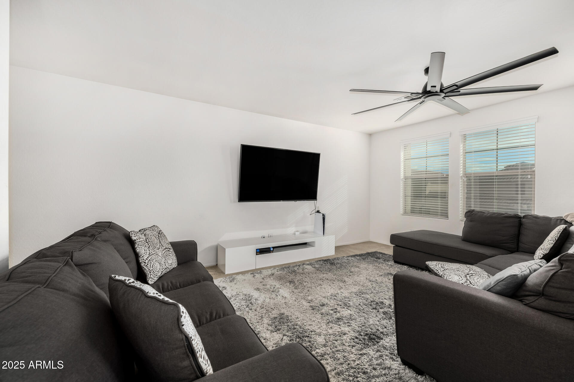 1644 E CIELO GRANDE Avenue