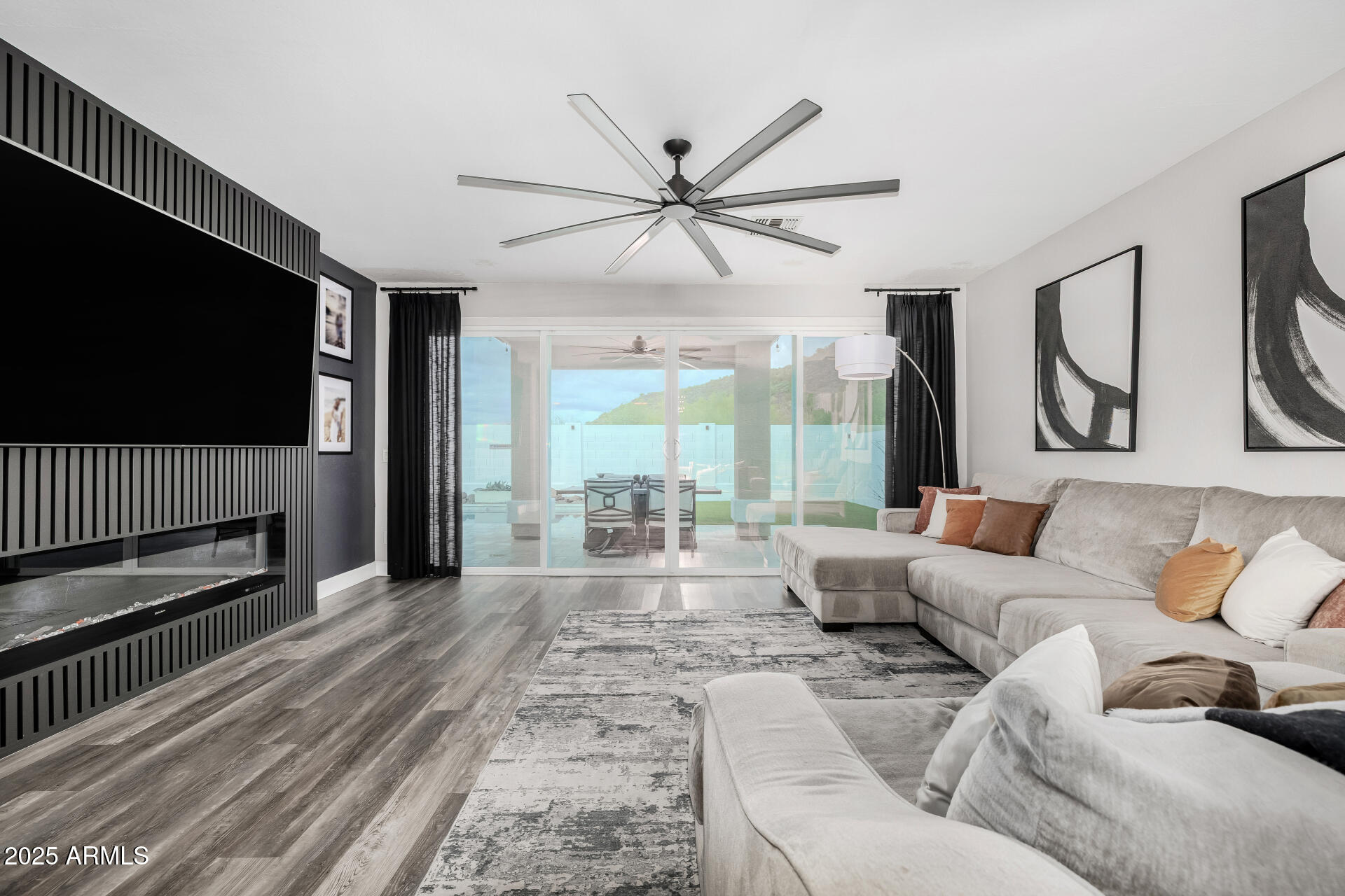 1644 E CIELO GRANDE Avenue