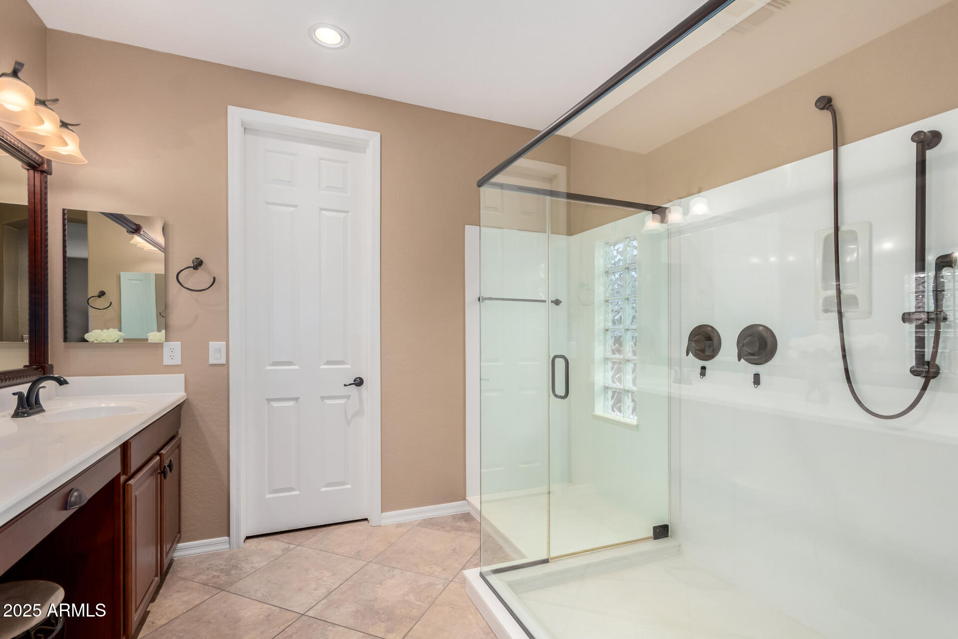 2743 E NARROWLEAF Drive