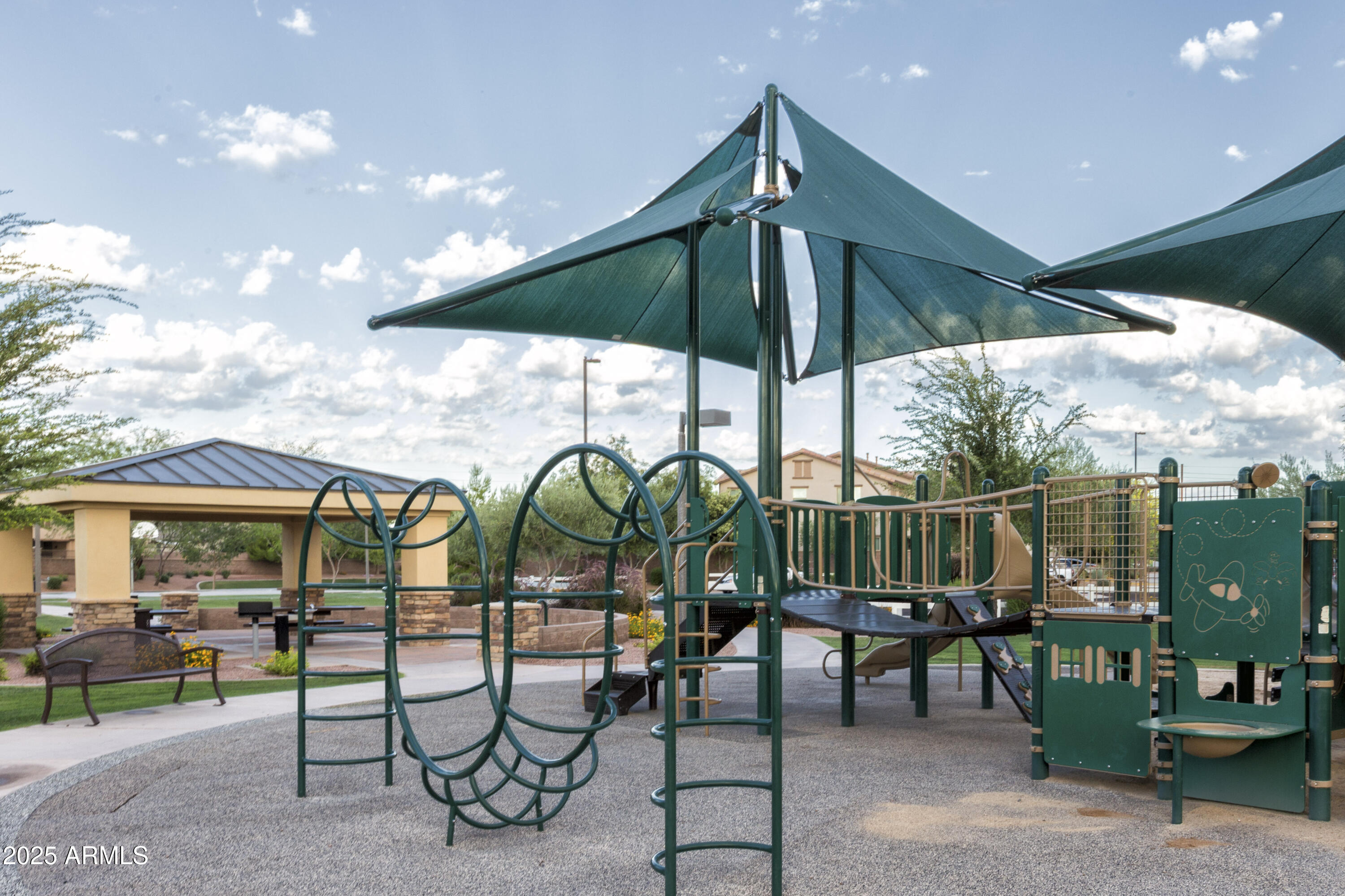 2743 E NARROWLEAF Drive