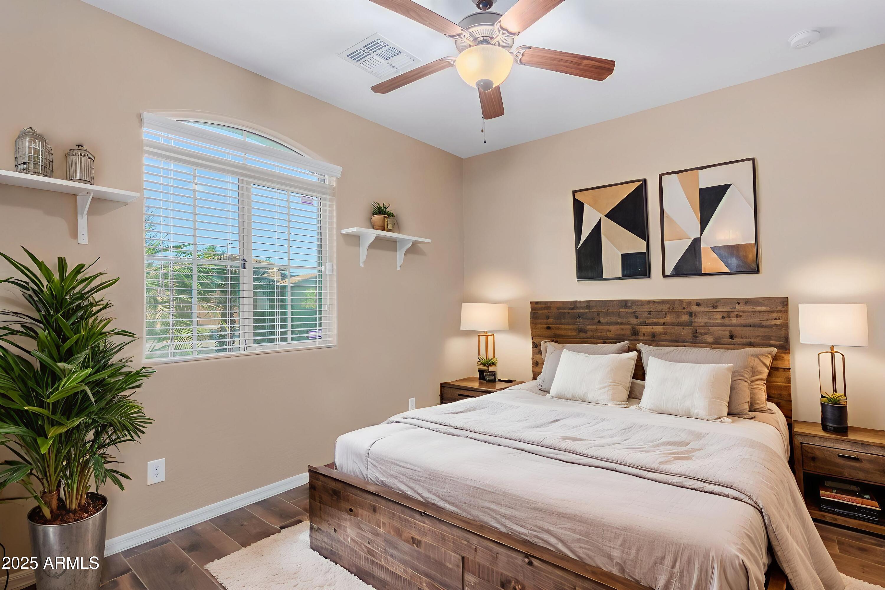 2743 E NARROWLEAF Drive