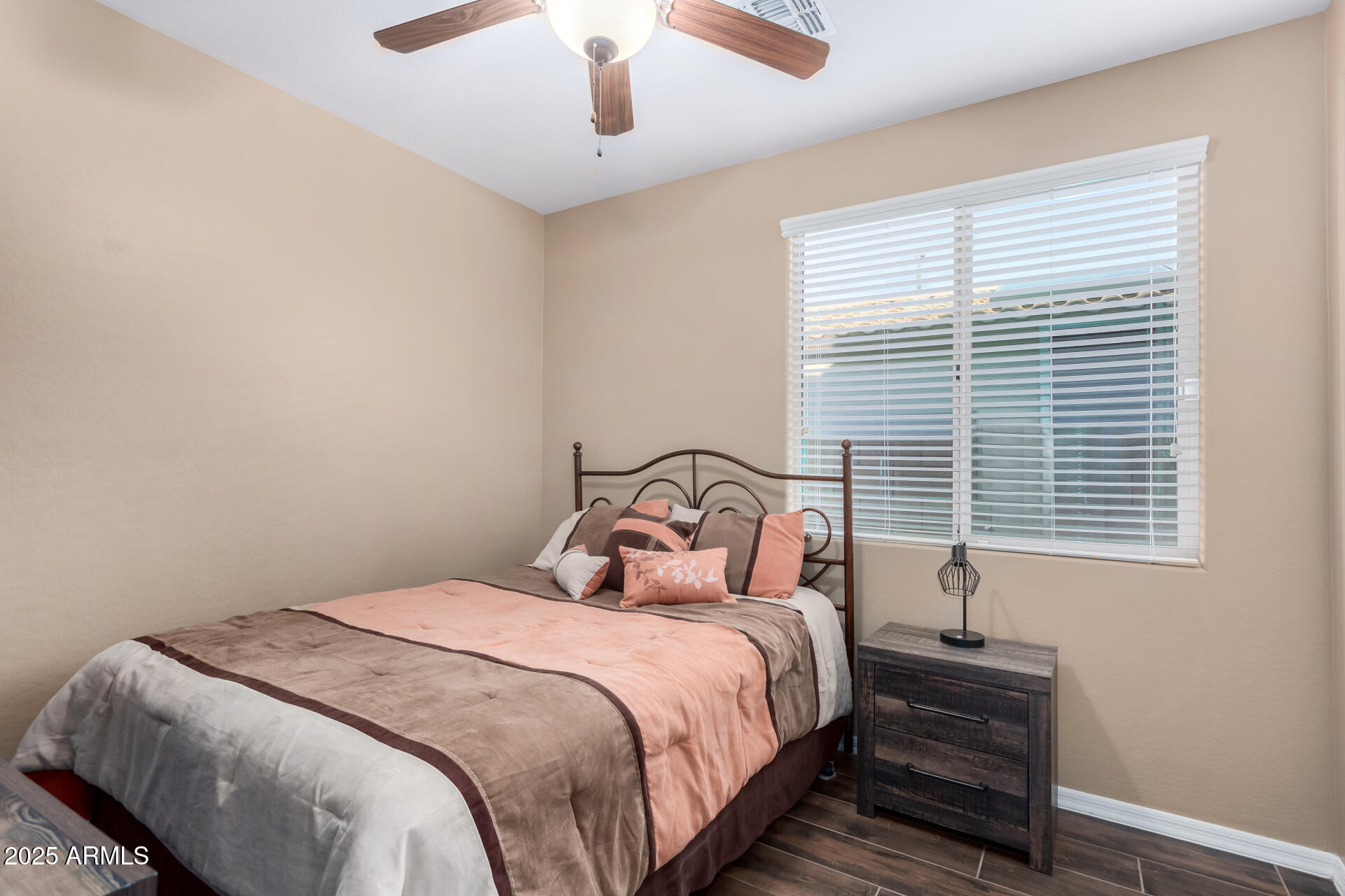 2743 E NARROWLEAF Drive