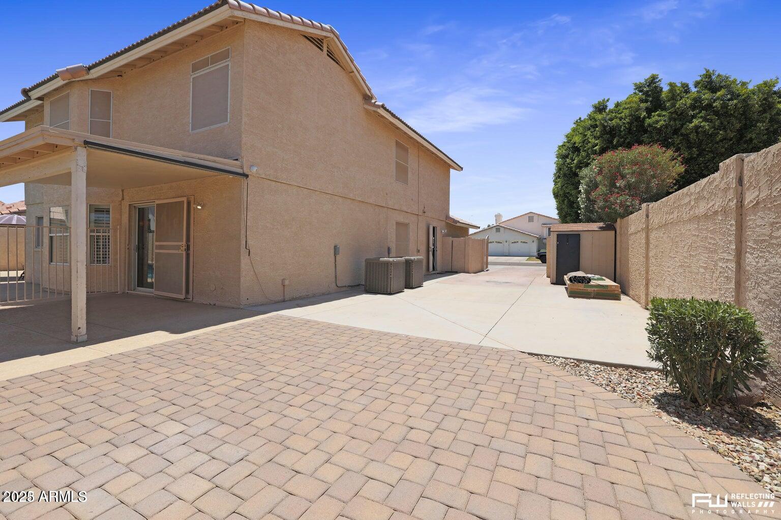 8742 W WETHERSFIELD Road