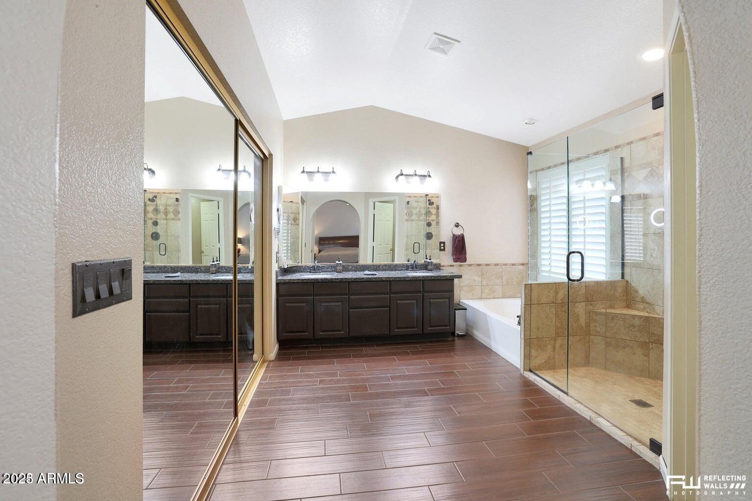 8742 W WETHERSFIELD Road