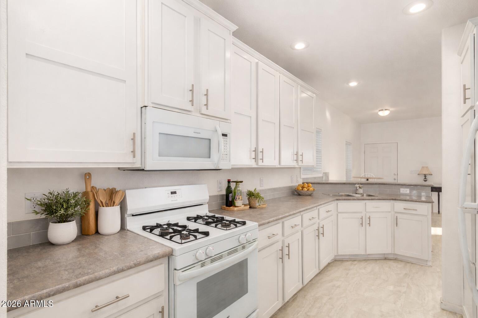 10540 E Apache Trail 93