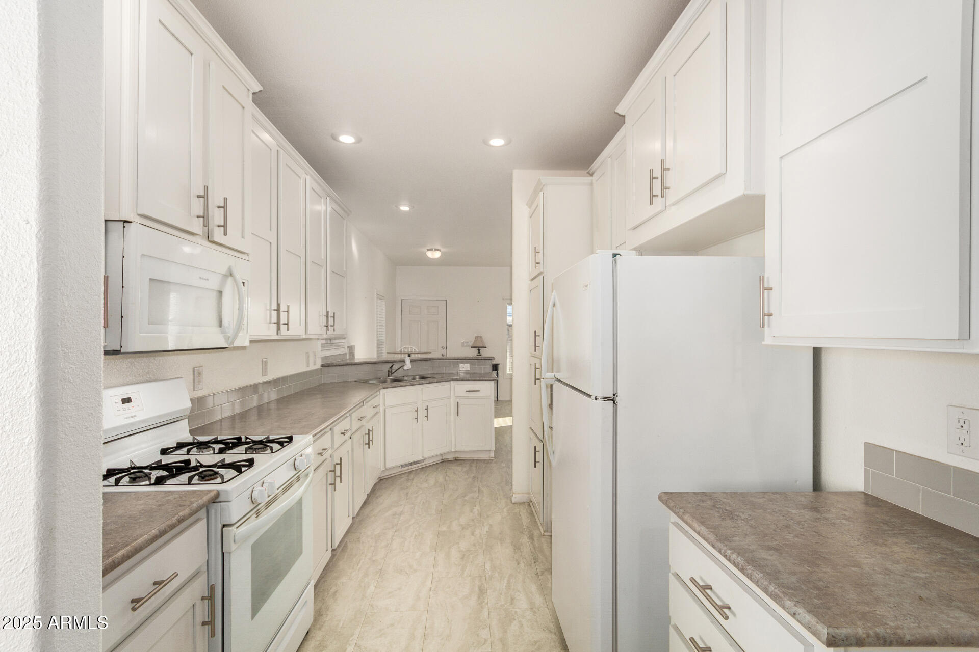 10540 E Apache Trail 93